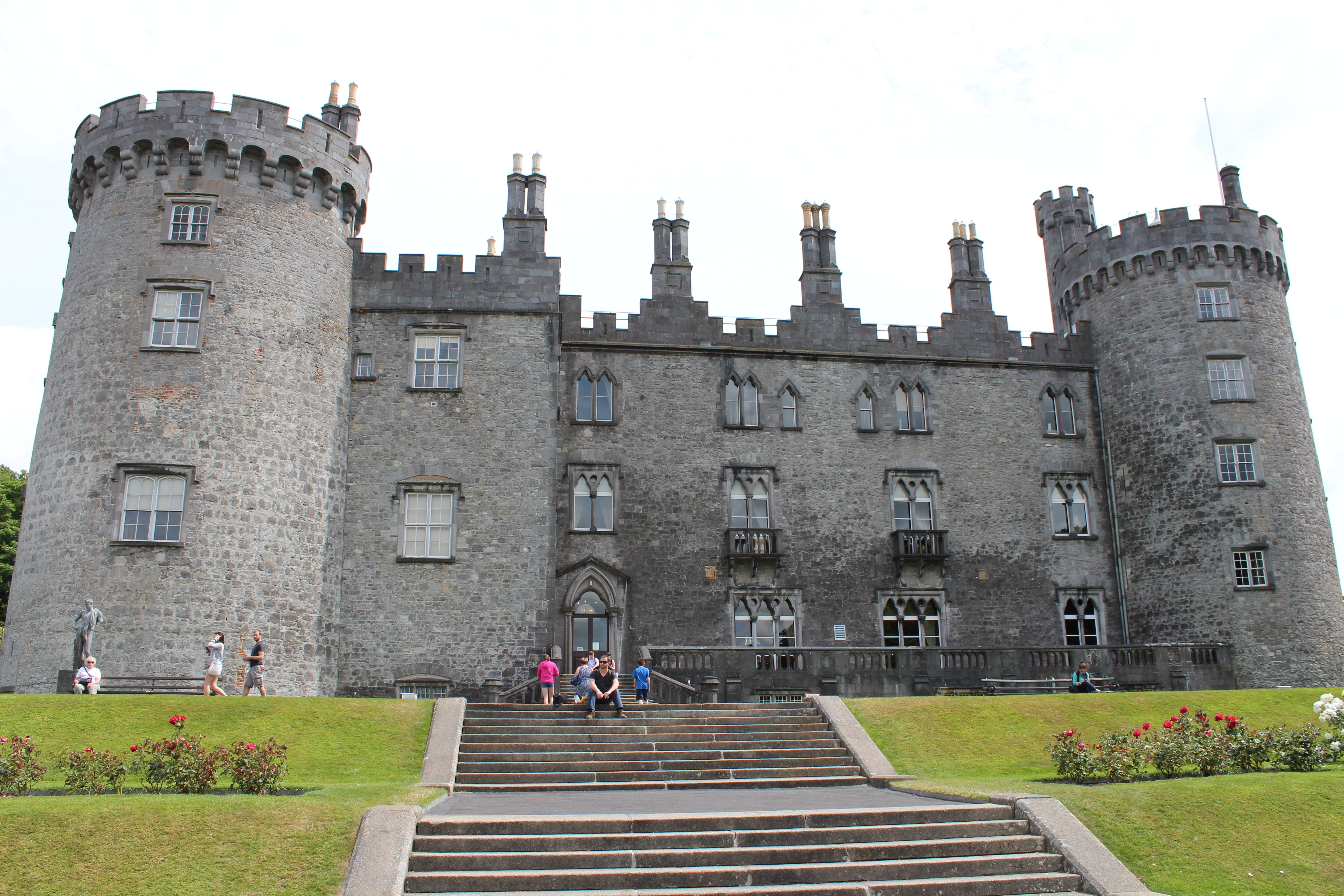 group of people, building, staircase, history, day, castle, low angle view, built structure, kilkenny, architecture, sky, steps and staircases, building exterior, HD Wallpaper