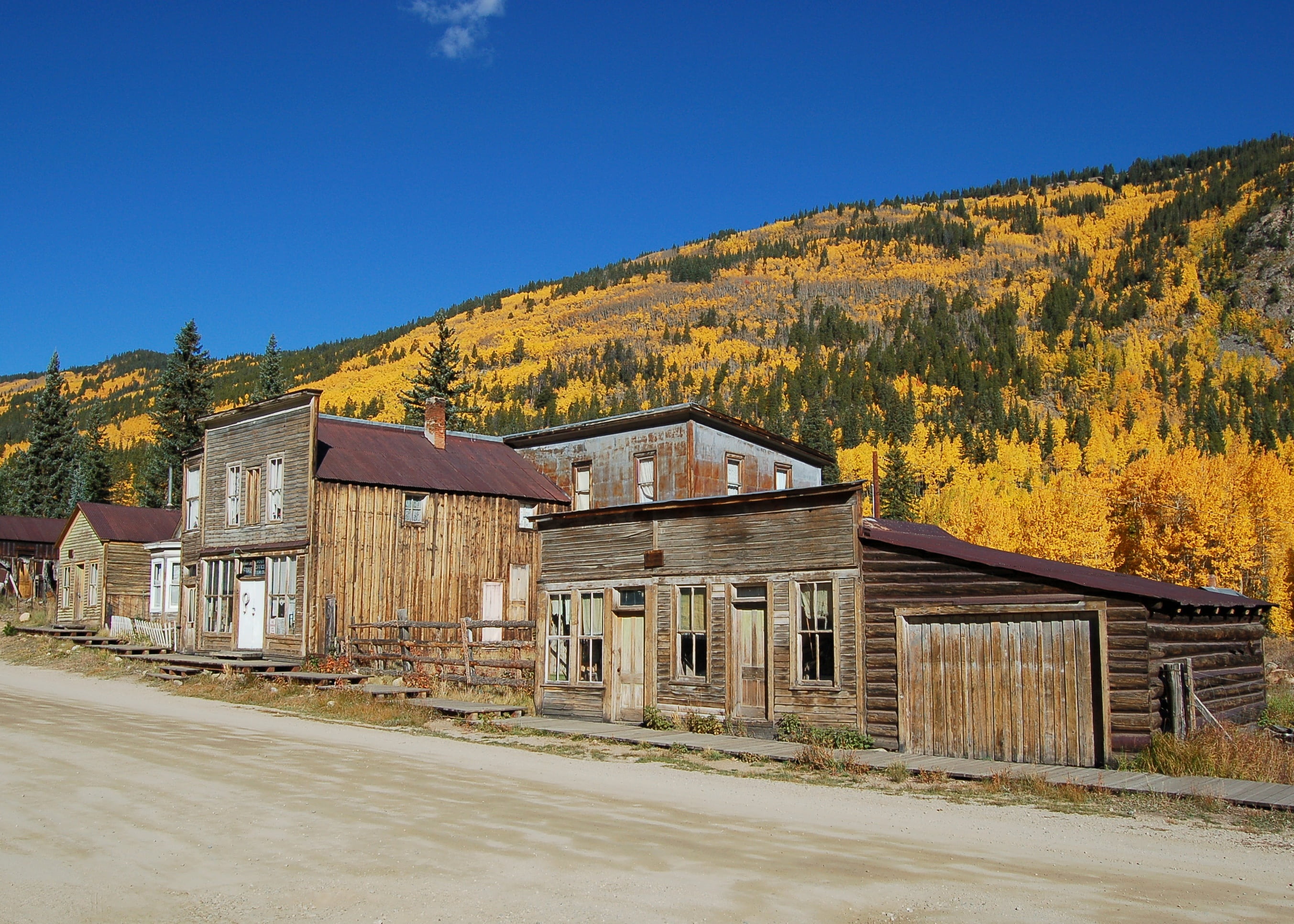 residential district, wooden, seasons, building exterior, wild west, ghost town, 2K, nearby, wood - material, golden, mountain, brown, foliage, house, HD Wallpaper