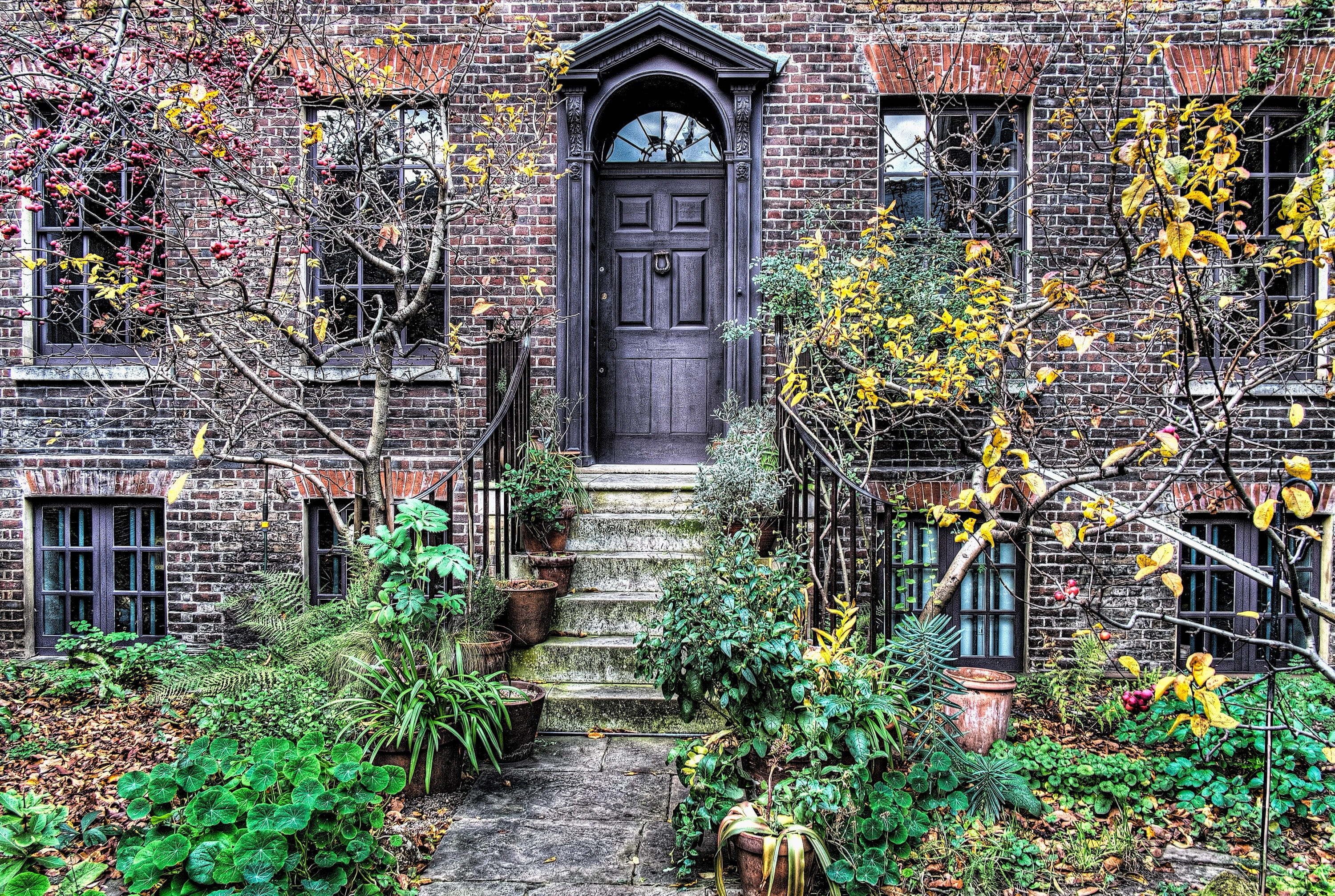 historic, photography, window, black, city, weathered, house, no people, hdr, porch, built structure, architecture, daytime, old house, entrance, history, HD Wallpaper