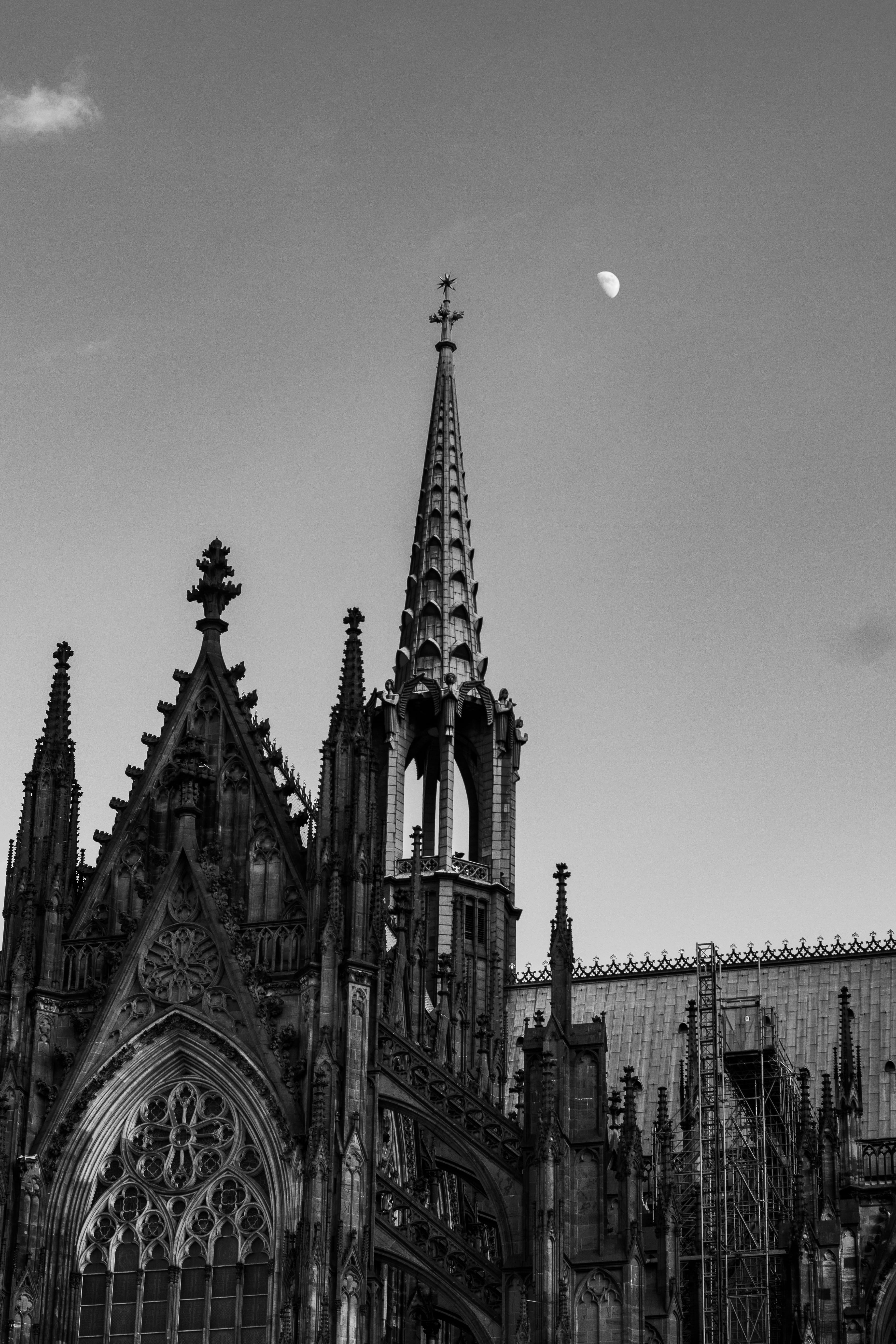 gothic, architecture, belief, bnw, germany, travel destinations, place of worship, built structure, outdoors, gothic style, religion, history, low angle view, Phone HD Wallpaper
