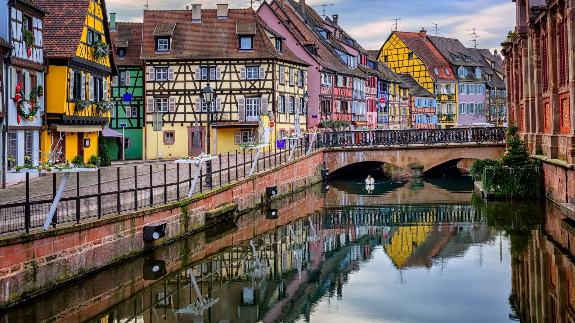 residential district, arch, connection, nature, little venice, water, built structure, sky, building, cottage, bridge - man made structure, street, waterfront, HD Wallpaper