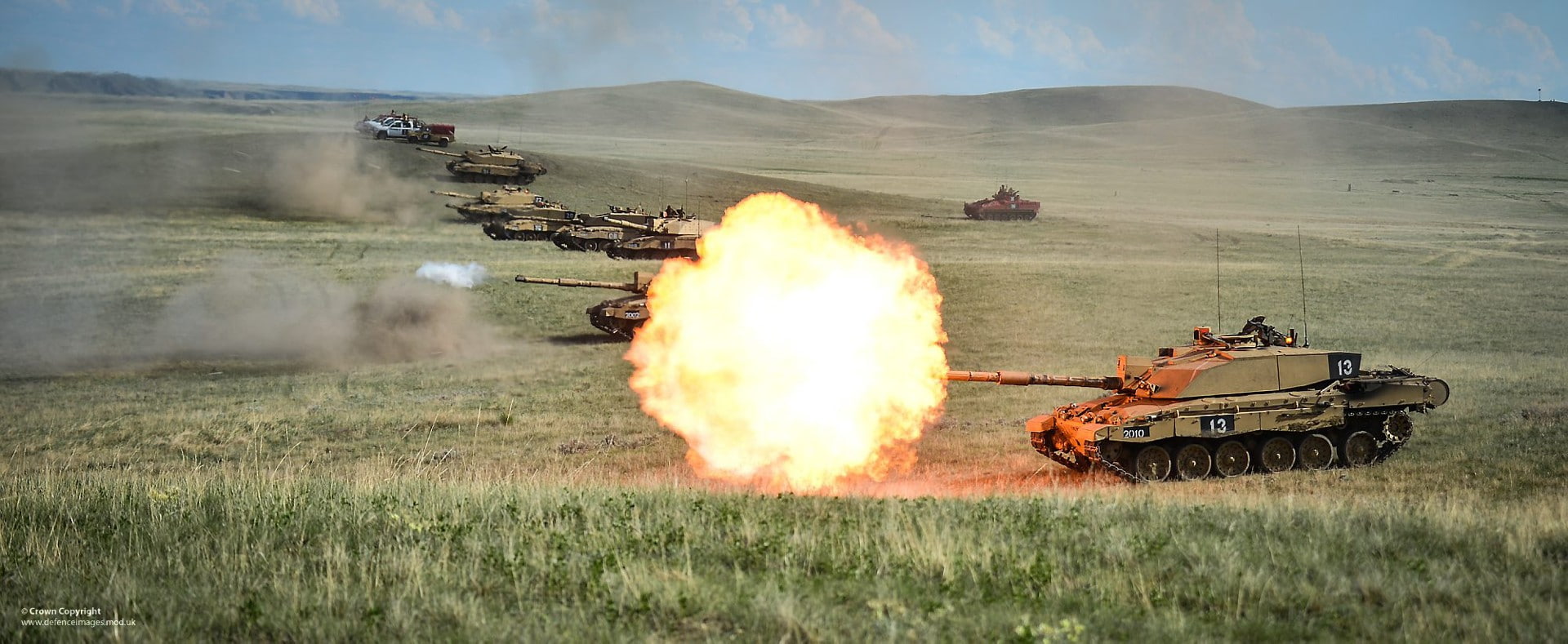 flame, outdoors, land, smoke - physical structure, transportation, Challenger 2, conflict, government, 1080P, burning, Alberta, British Army, military, HD Wallpaper