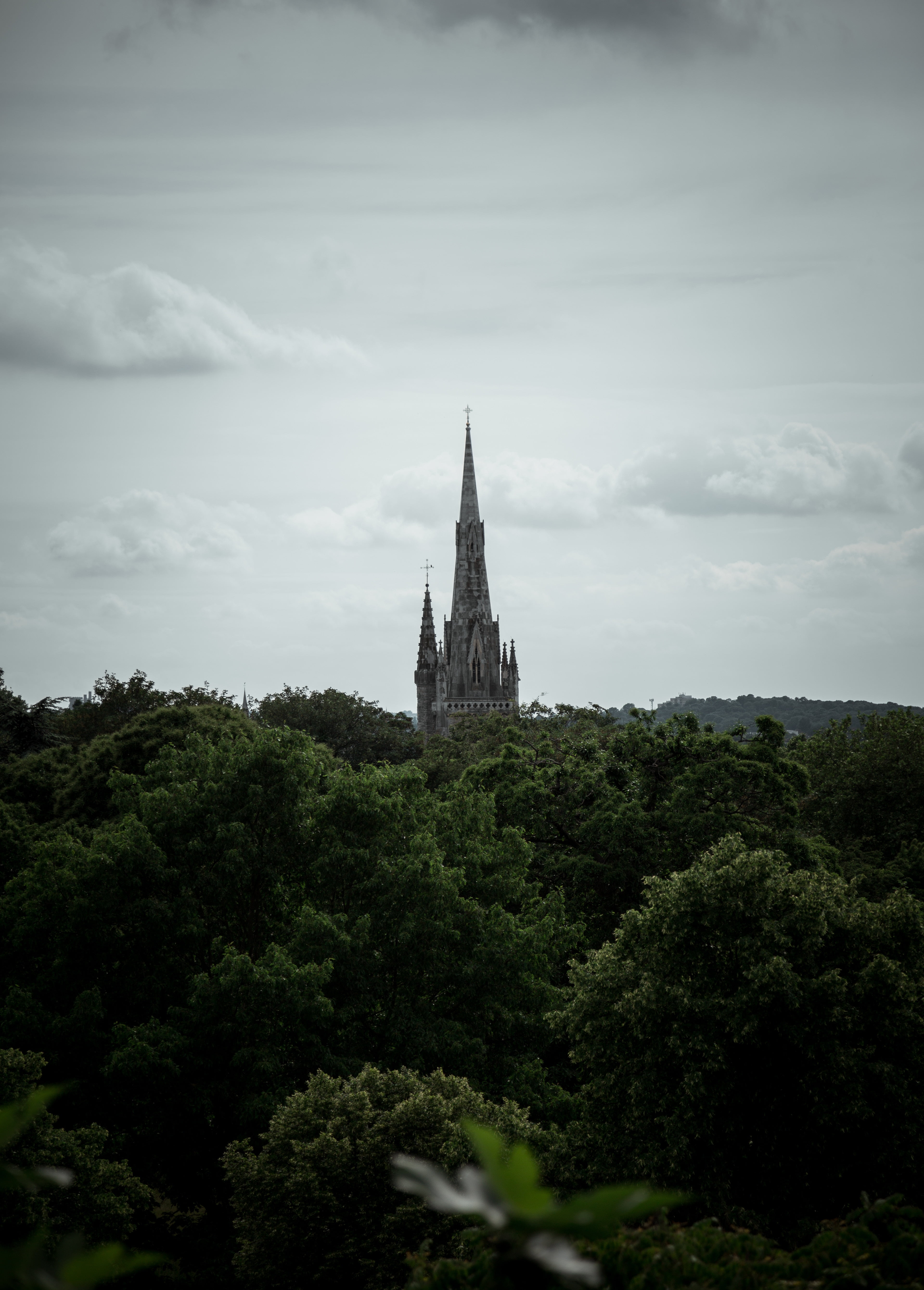 united kingdom, no people, architecture, castle, 5K, travel, outdoors, sky, growth, spirituality, built structure, place of worship, travel destinations, Phone HD Wallpaper