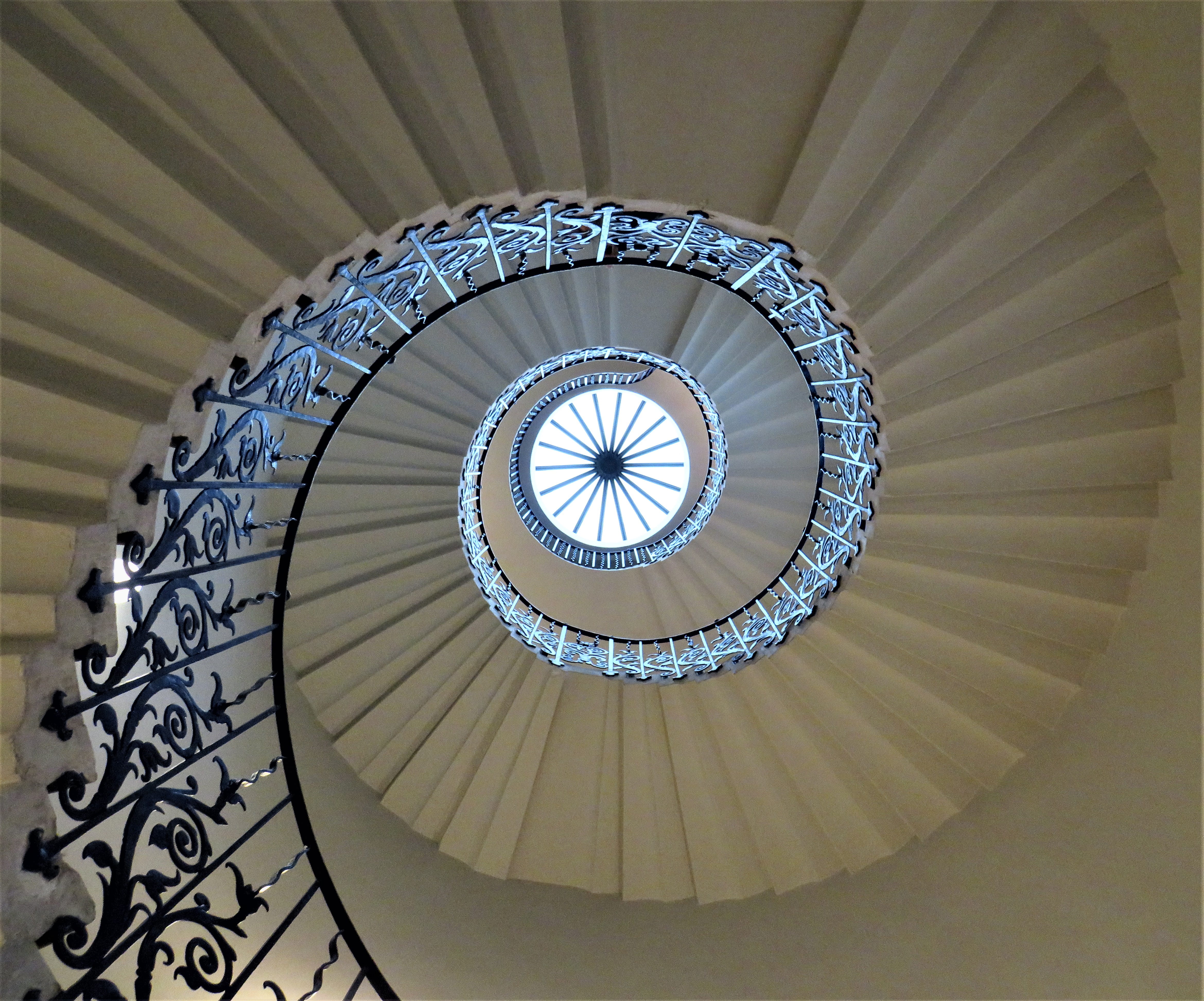 looking up, pattern, day, diminishing perspective, iron, old, design, house, london, tulip, queens house, directly above, united kingdom, england, ceiling, HD Wallpaper