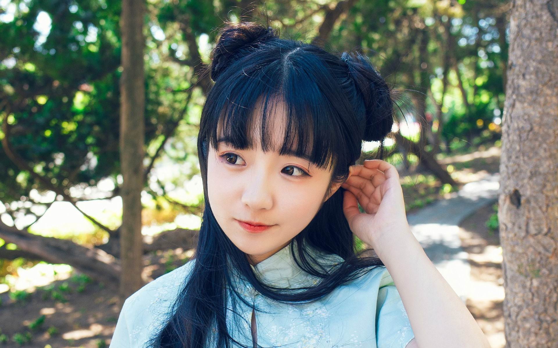 Chinese dress, childhood, women, front view, headshot, looking at camera, bangs, child, 1080P, leisure activity, focus on foreground, one person, portrait, HD Wallpaper