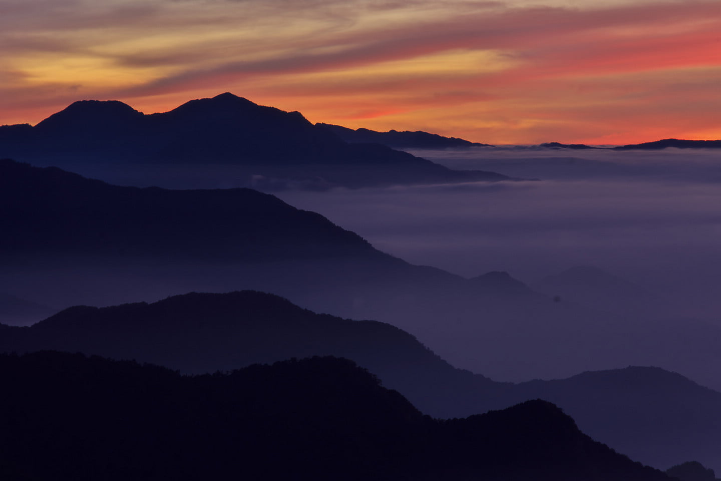 mountains, dusk, mountain Peak, hill, Taiwan, 台灣, sunset, landscape, hour, sunrise - Dawn, mountain, dawn, 合歡山, Taroko, silhouette, nature, golden hour, HD Wallpaper