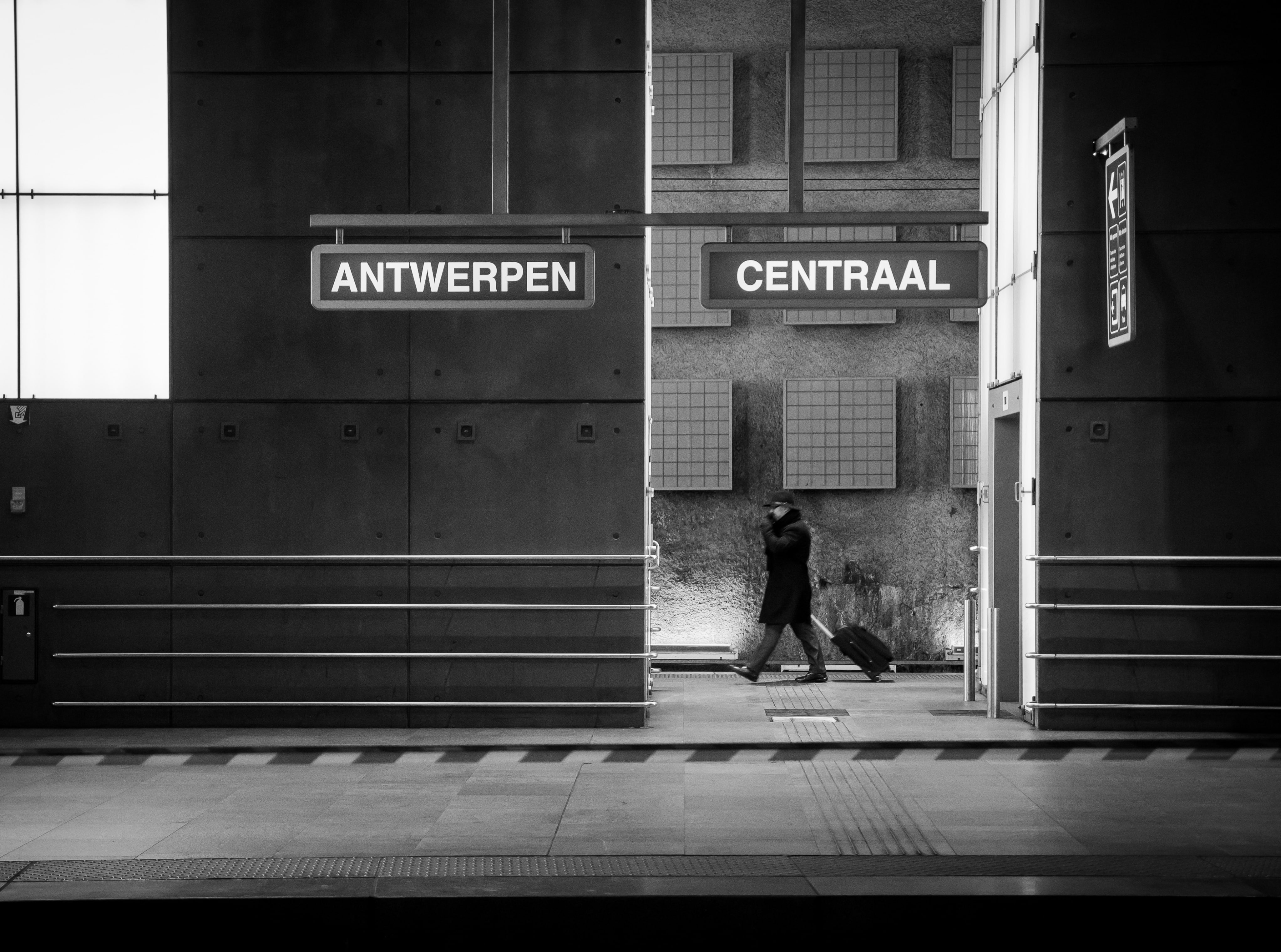 composition, Station, walking, centraal, micro, Explore, Urban, day, White, Black and White, trainstation, 45mm, information, City, commons, tomge, information sign, HD Wallpaper