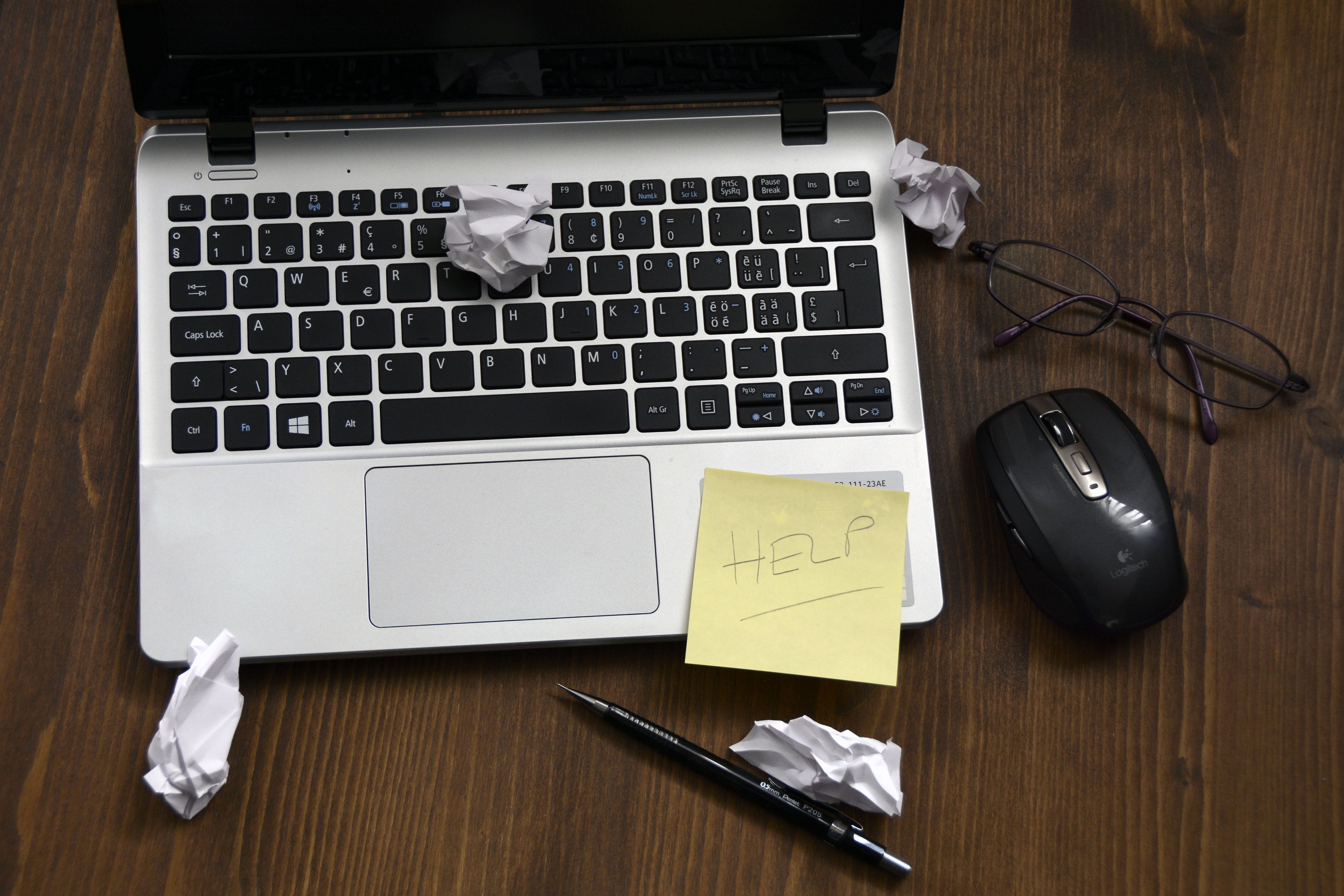 directly above, help, black, 4K, sticky, work, support, gray, problems, workplace, pencil, computer keyboard, leave, communication, desk, computer, wood grain, HD Wallpaper