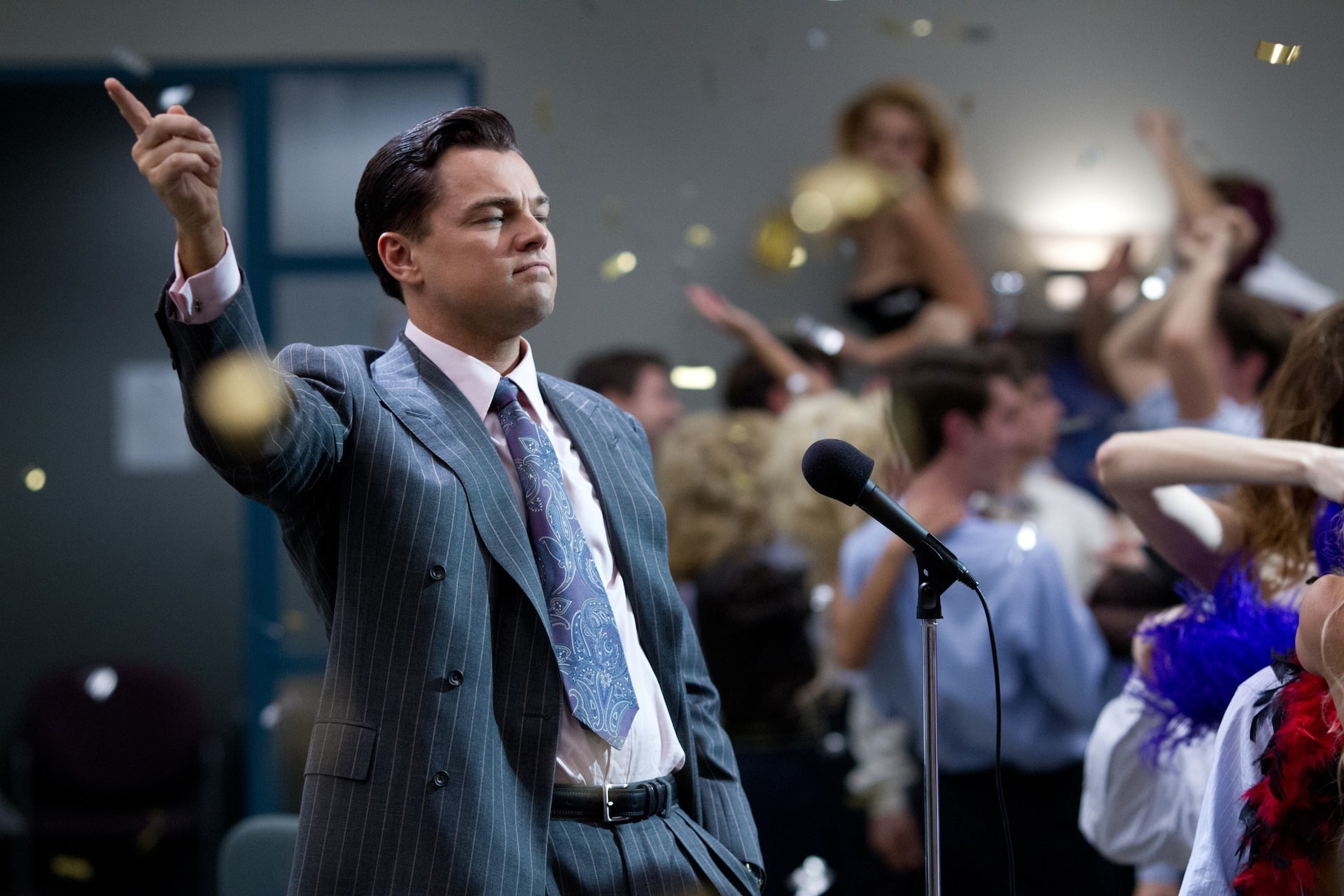 The Wolf of Wall Street, arts culture and entertainment, young adult, incidental people, event, microphone, men, waist up, group of people, young men, standing, HD Wallpaper