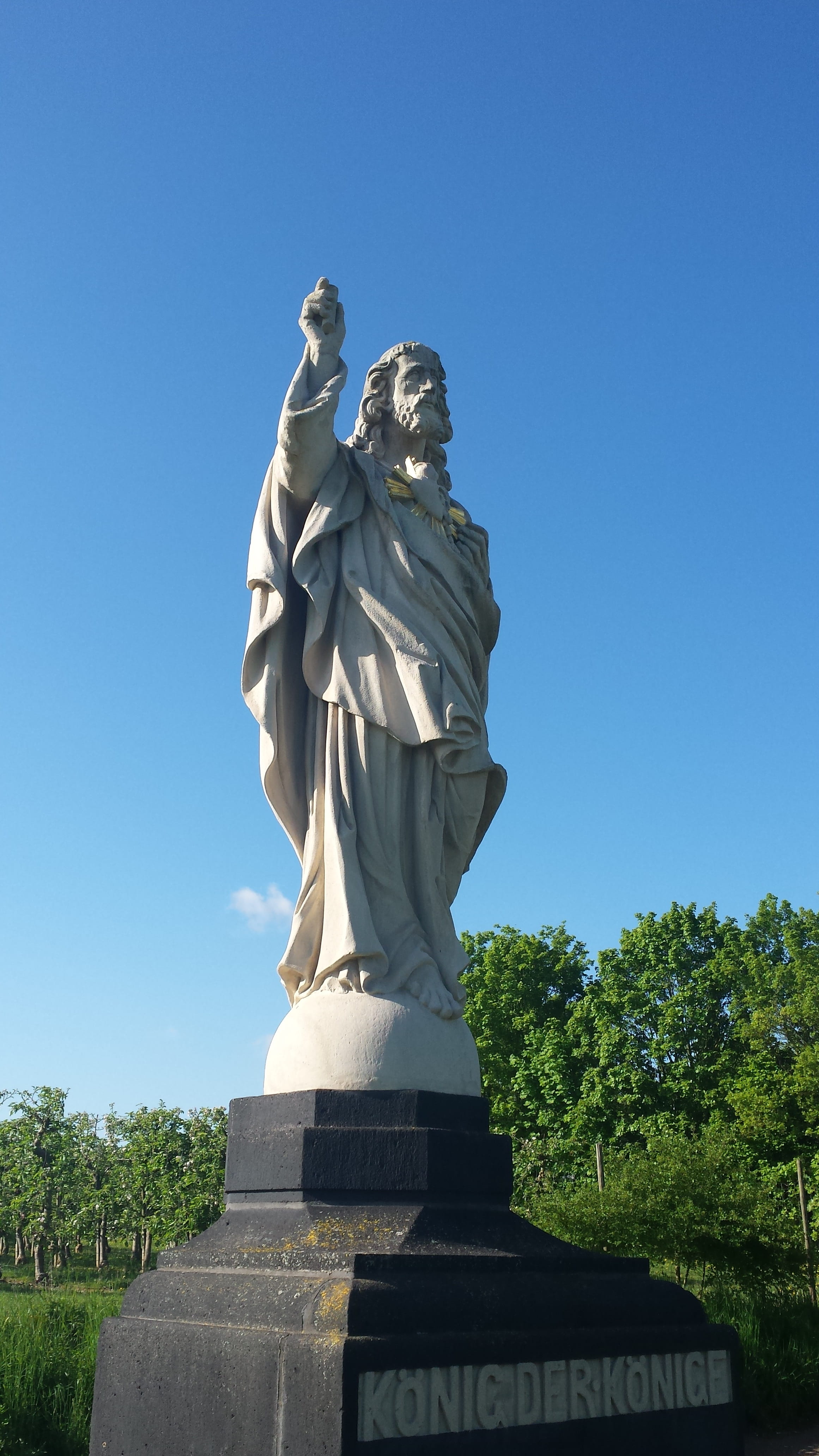 clear sky, creativity, Jesus, figure, sky, female likeness, human representation, craft, faith, stone figure, king, no people, monument, god, plant, architecture, Phone HD Wallpaper