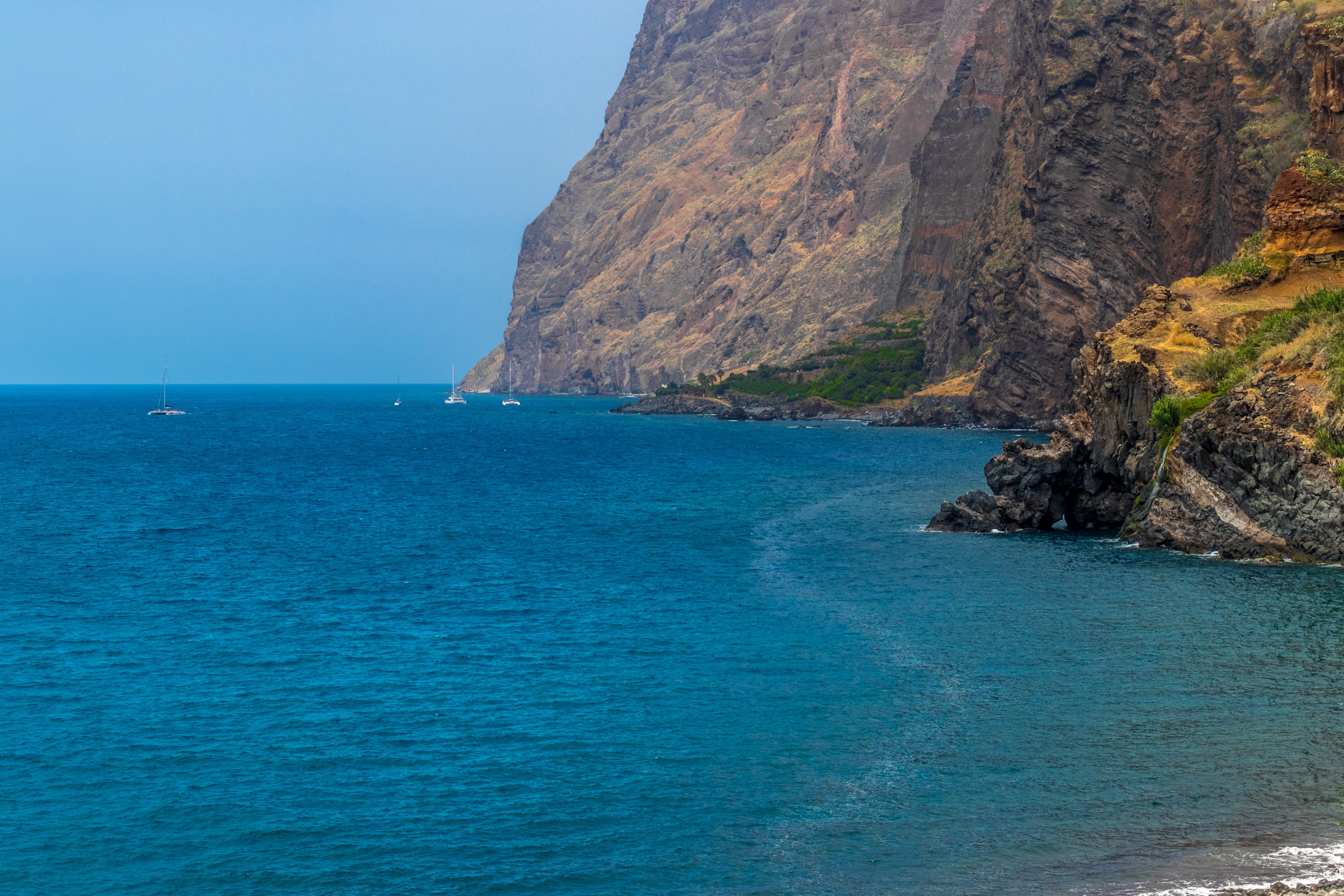 no people, cliff, sea, formation, scenics - nature, outdoors, costa, day, sky, tranquil scene, eroded, 5K, blue, hdr, 6k, horizon over water, idyllic, HD Wallpaper
