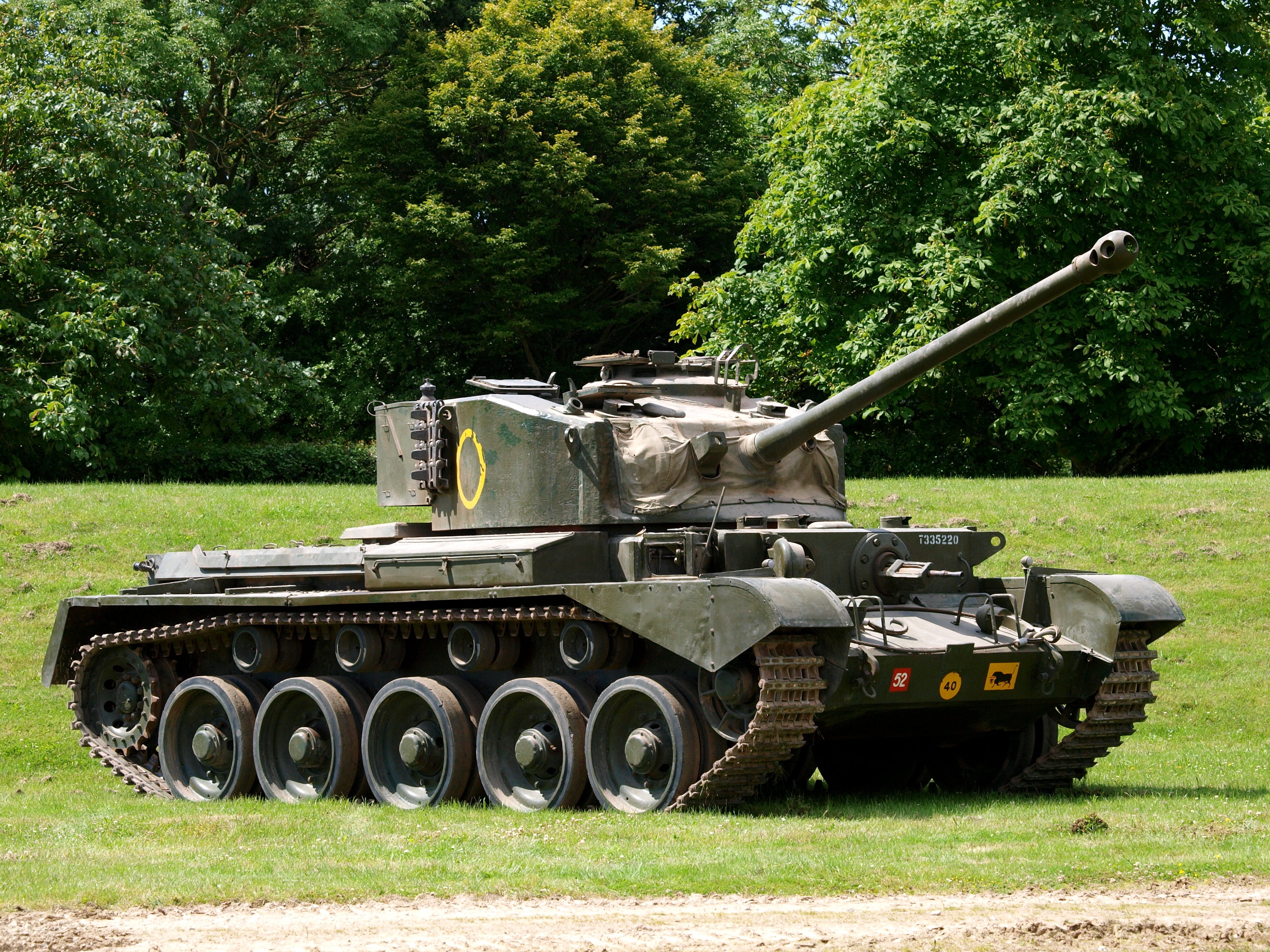 cruiser tank, WW2, green color, weapon, aggression, nature, field, armed forces, transportation, fighting, day, outdoors, tank, A34 " Comet", 2K, land vehicle, HD Wallpaper