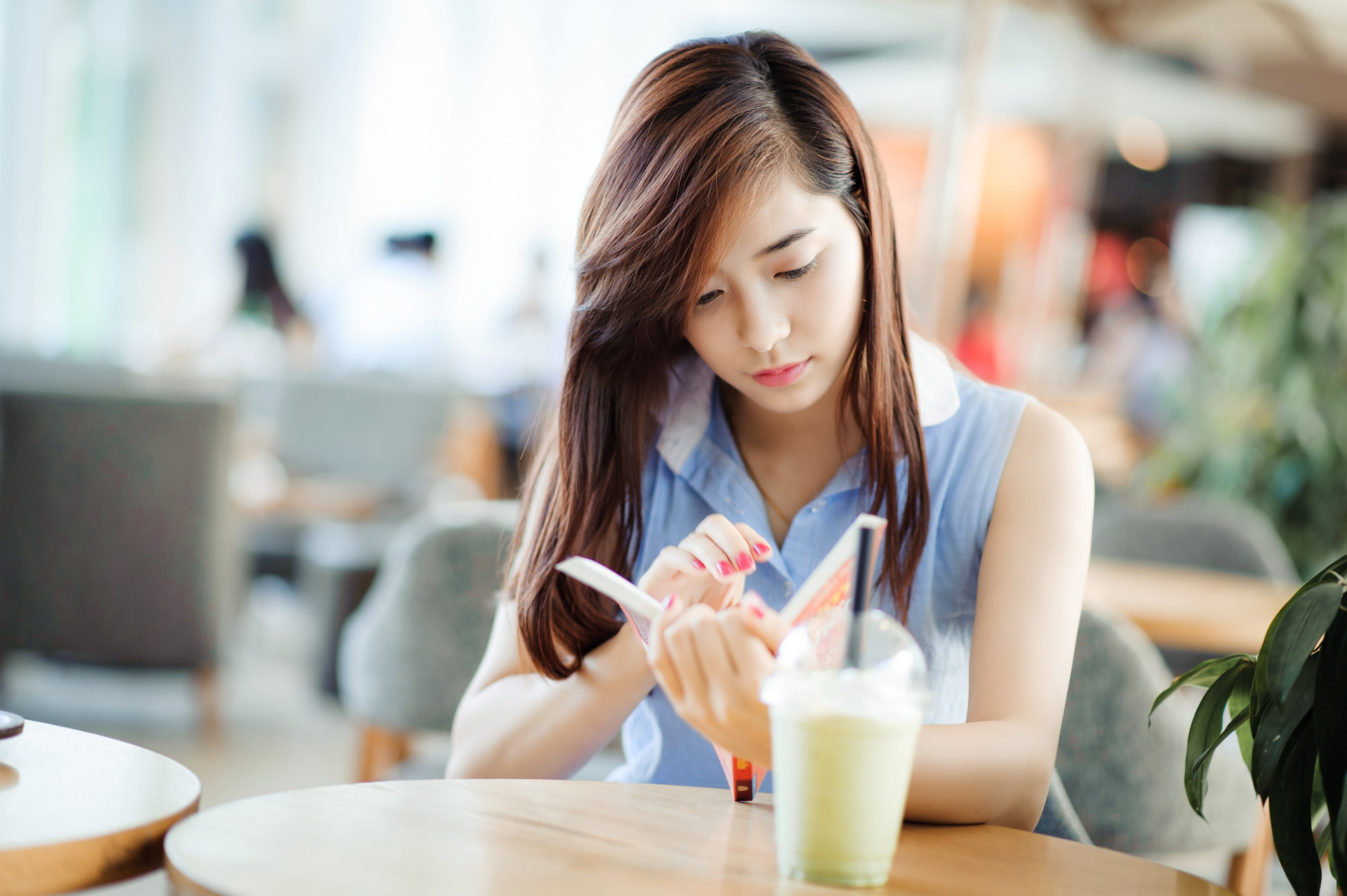 looking, young adult, sitting, Asian, hair, long hair, one person, food and drink, adult, glass, women, cafe, casual clothing, 4K, beautiful woman, hairstyle, HD Wallpaper
