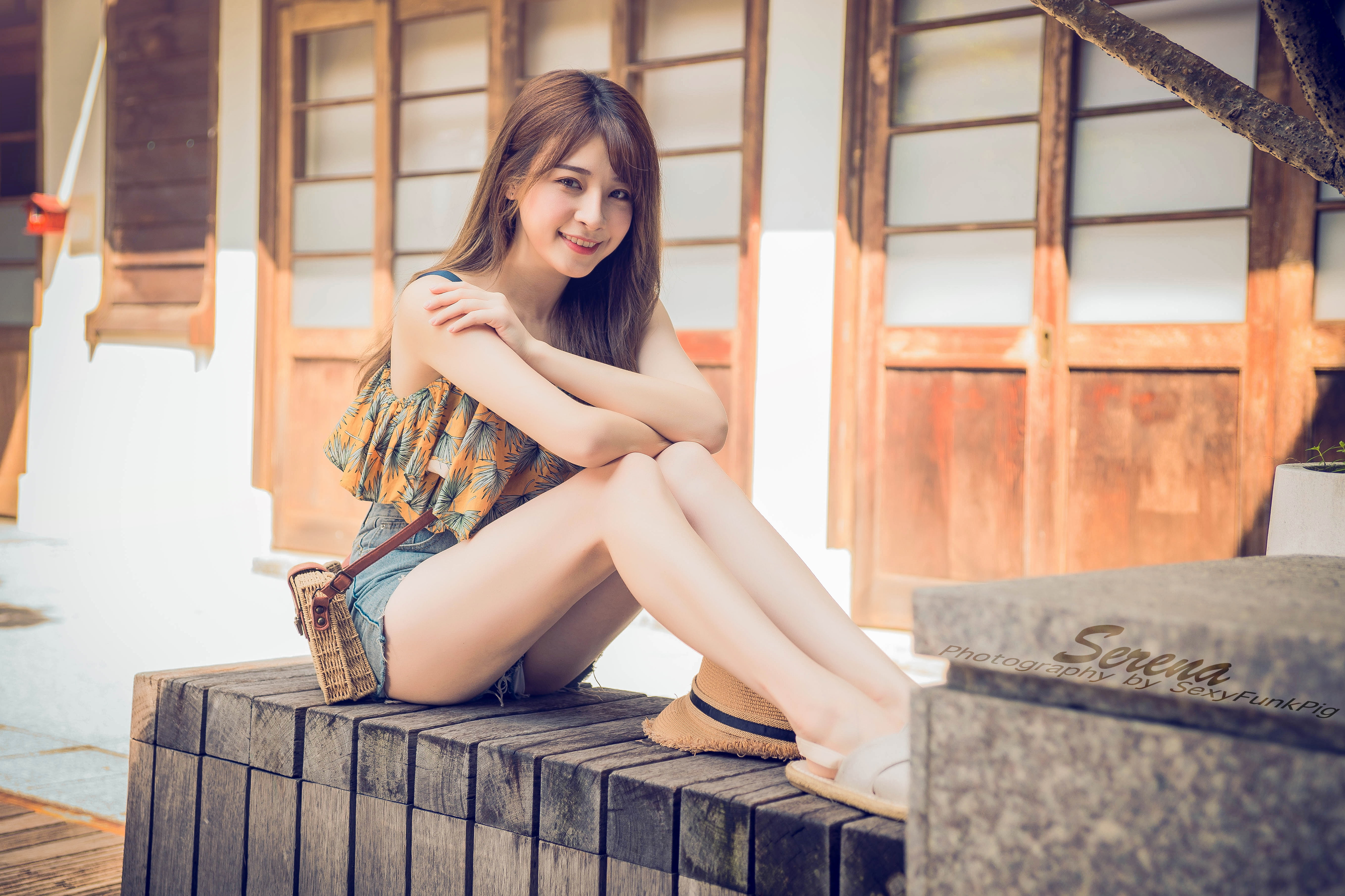 sitting, women outdoors, 5K, smiling, legs, straw hat, Asian, jean shorts, women, looking at viewer, HD Wallpaper