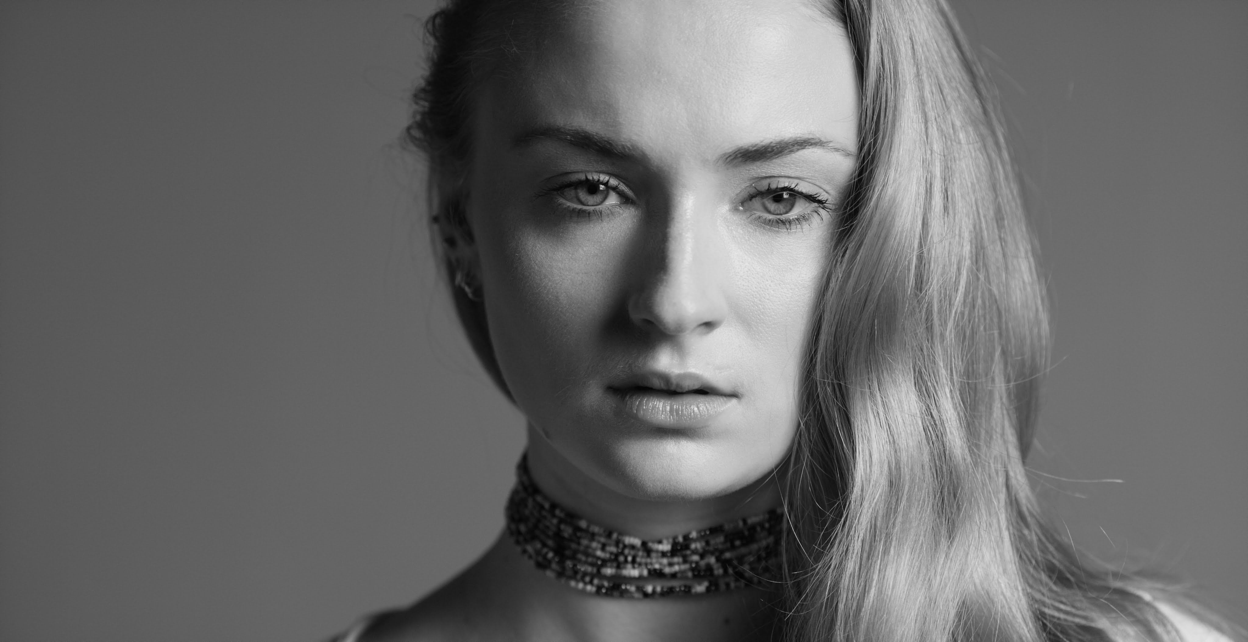 women, front view, actress, 4K, portrait, black, Sophie Turner, one person, hairstyle, young women, beautiful woman, adult, floral, studio shot, blond hair, HD Wallpaper