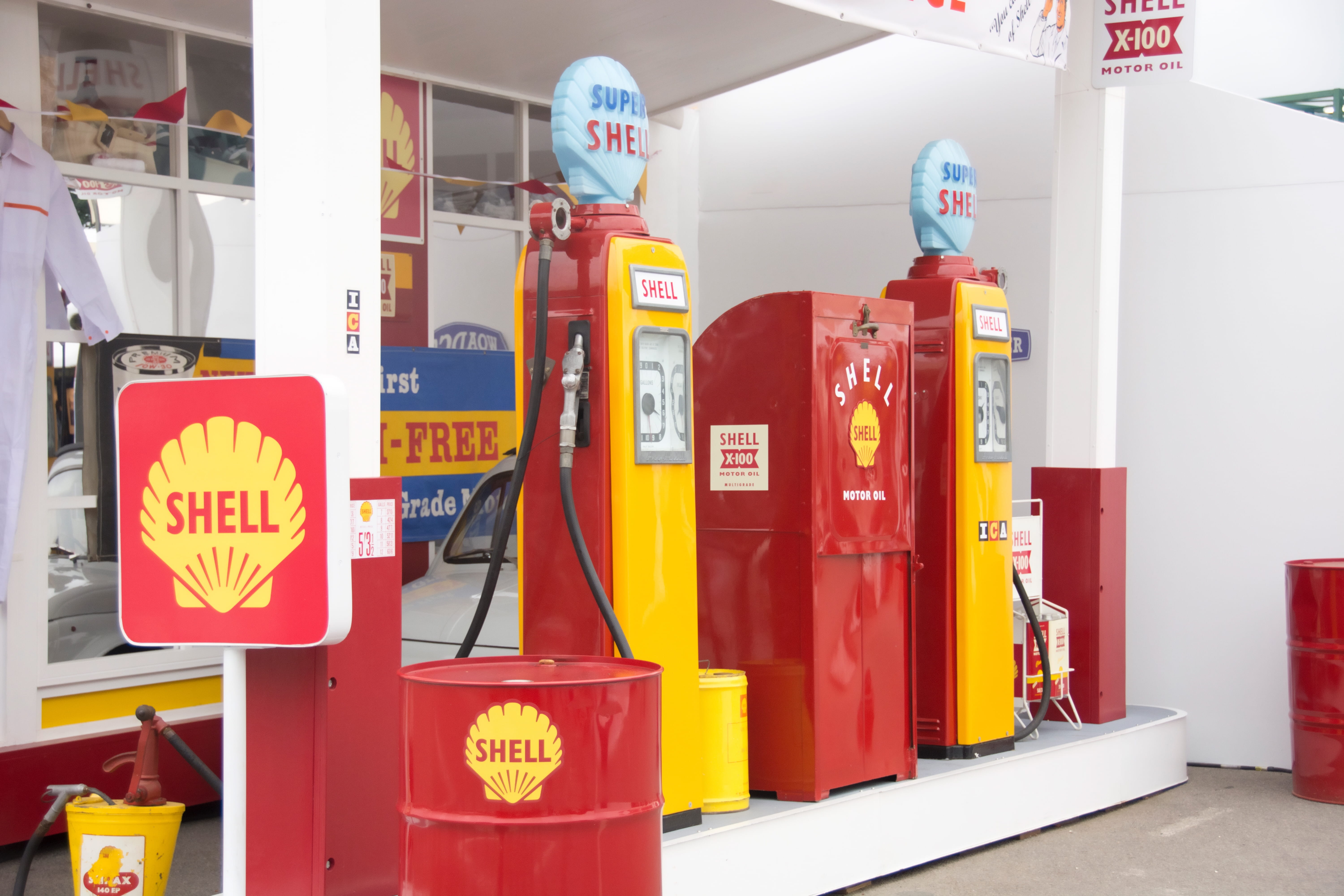 protection, motorsport, information, fos, non-western script, petrol, revival, red, safety, security, architecture, outdoors, shell, communication, goodwood revival, HD Wallpaper