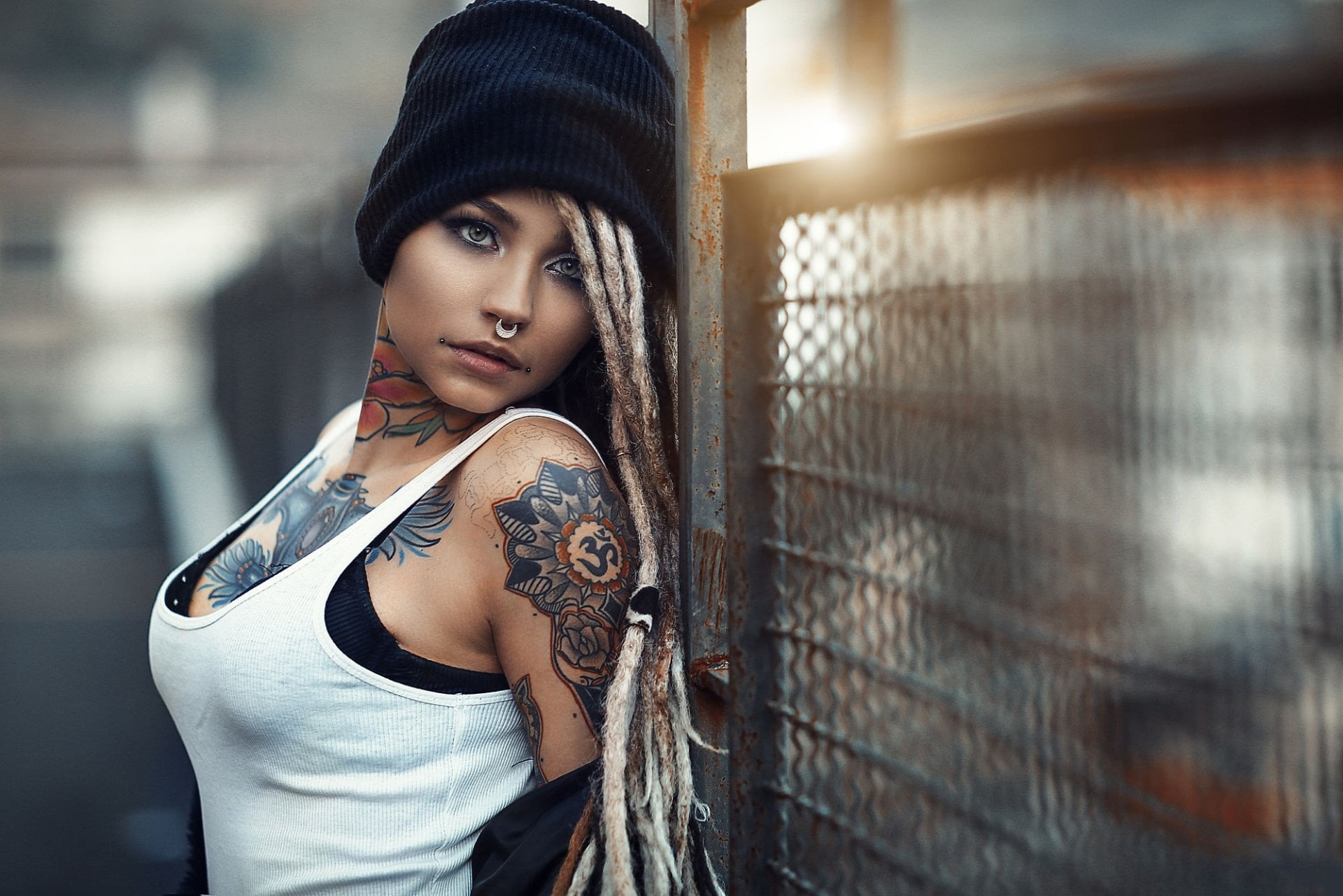 beautiful people, one person, women, architecture, city, Piercing, lifestyles, Outdoor, adult, Model, beautiful woman, Models, outdoors, portrait, lens flare, HD Wallpaper