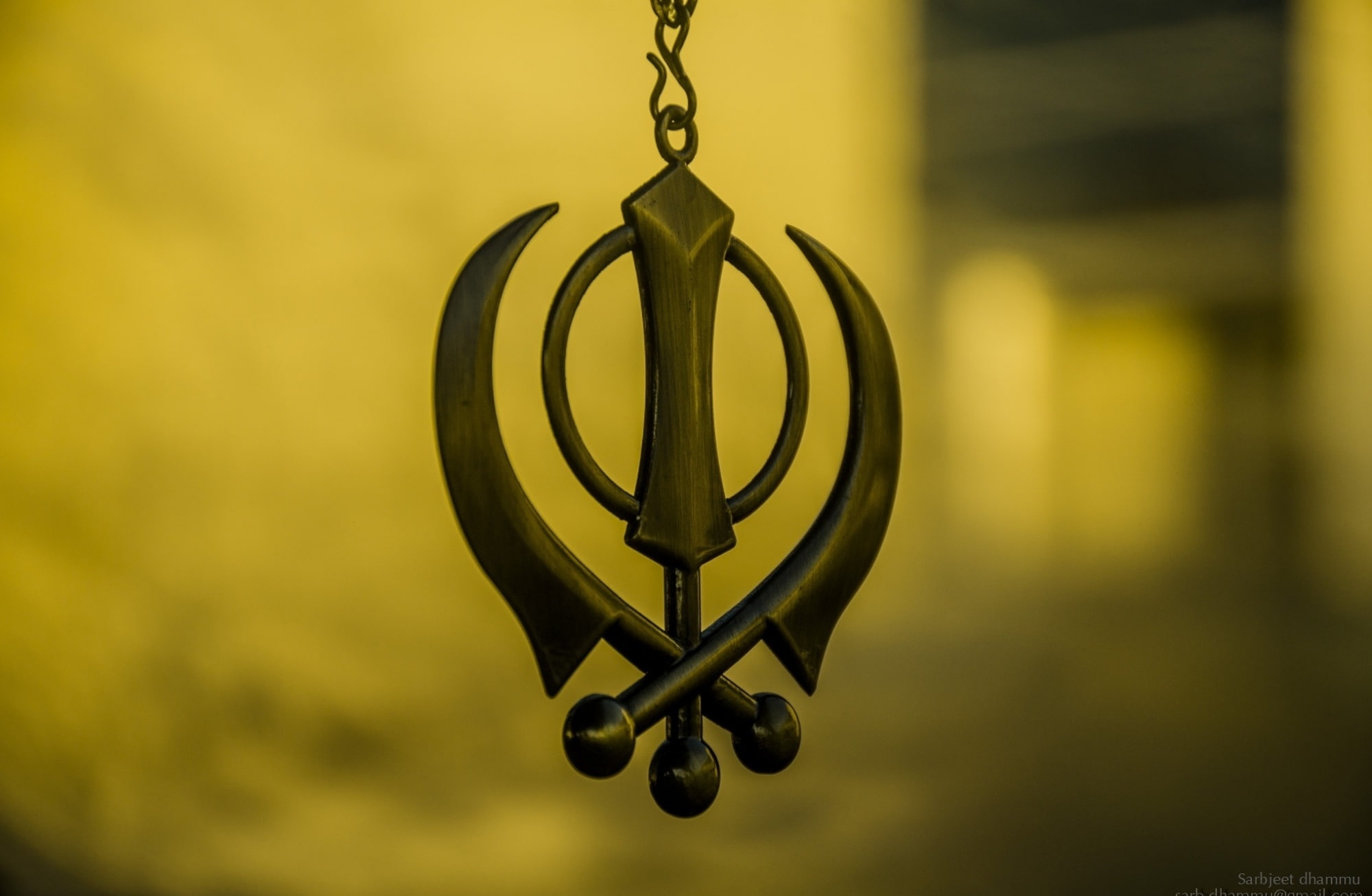close-up, khanda, creativity, symbol, art and craft, decoration, pendant, pattern, focus on foreground, Macro, 1080P, Aero, yellow, craft, selective focus, HD Wallpaper