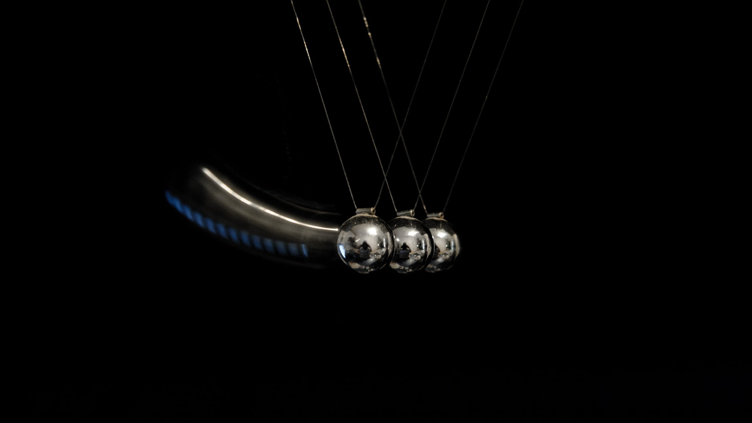 silver colored, technology, luxury, close-up, electricity, 2K, indoors, light bulb, shiny, low angle view, physics, science, dark, night, ball, lighting equipment, HD Wallpaper