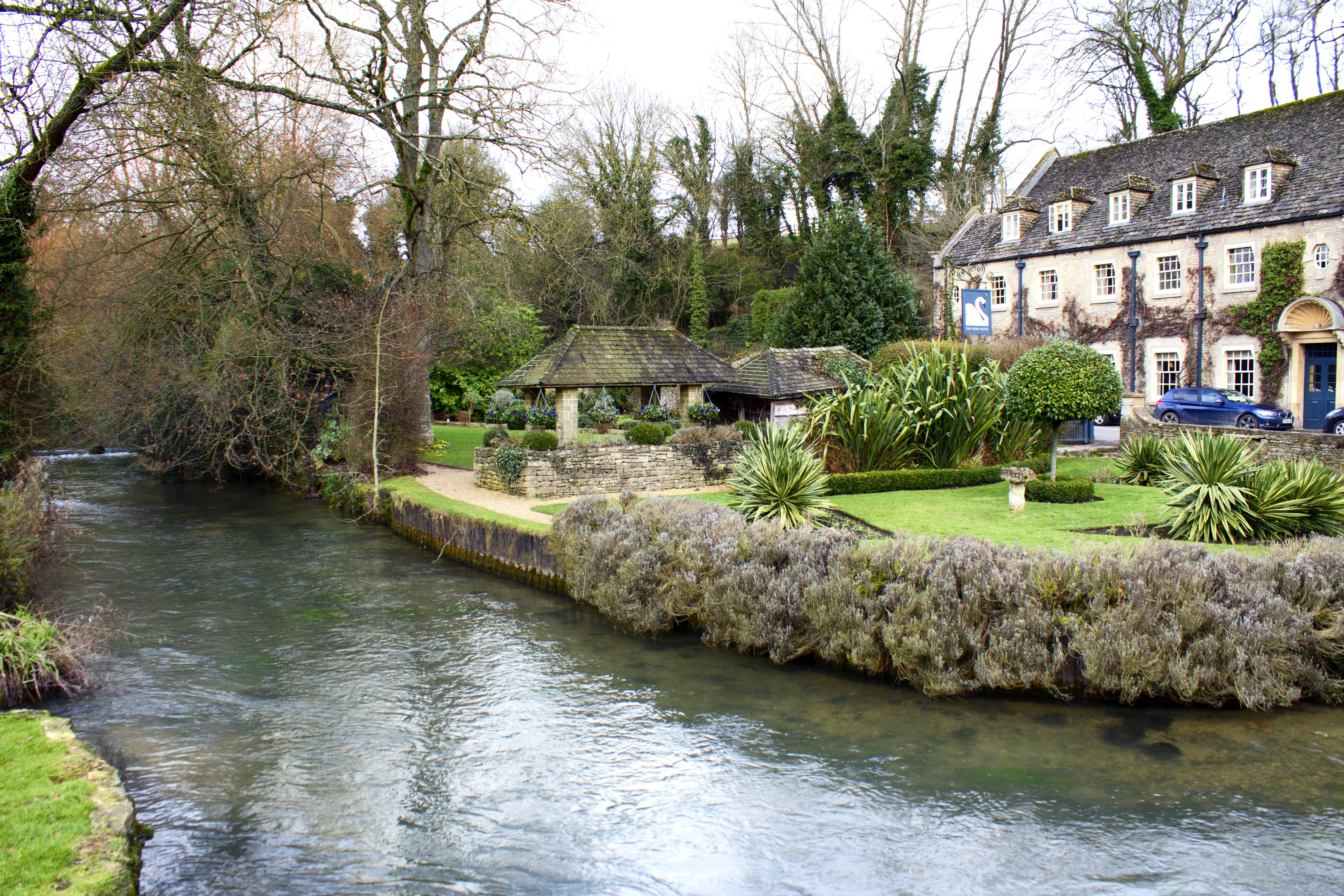 flowing, built structure, english, waterfront, tree, connection, sky, country, flowing water, outdoor, nature, house, growth, no people, residential district, HD Wallpaper