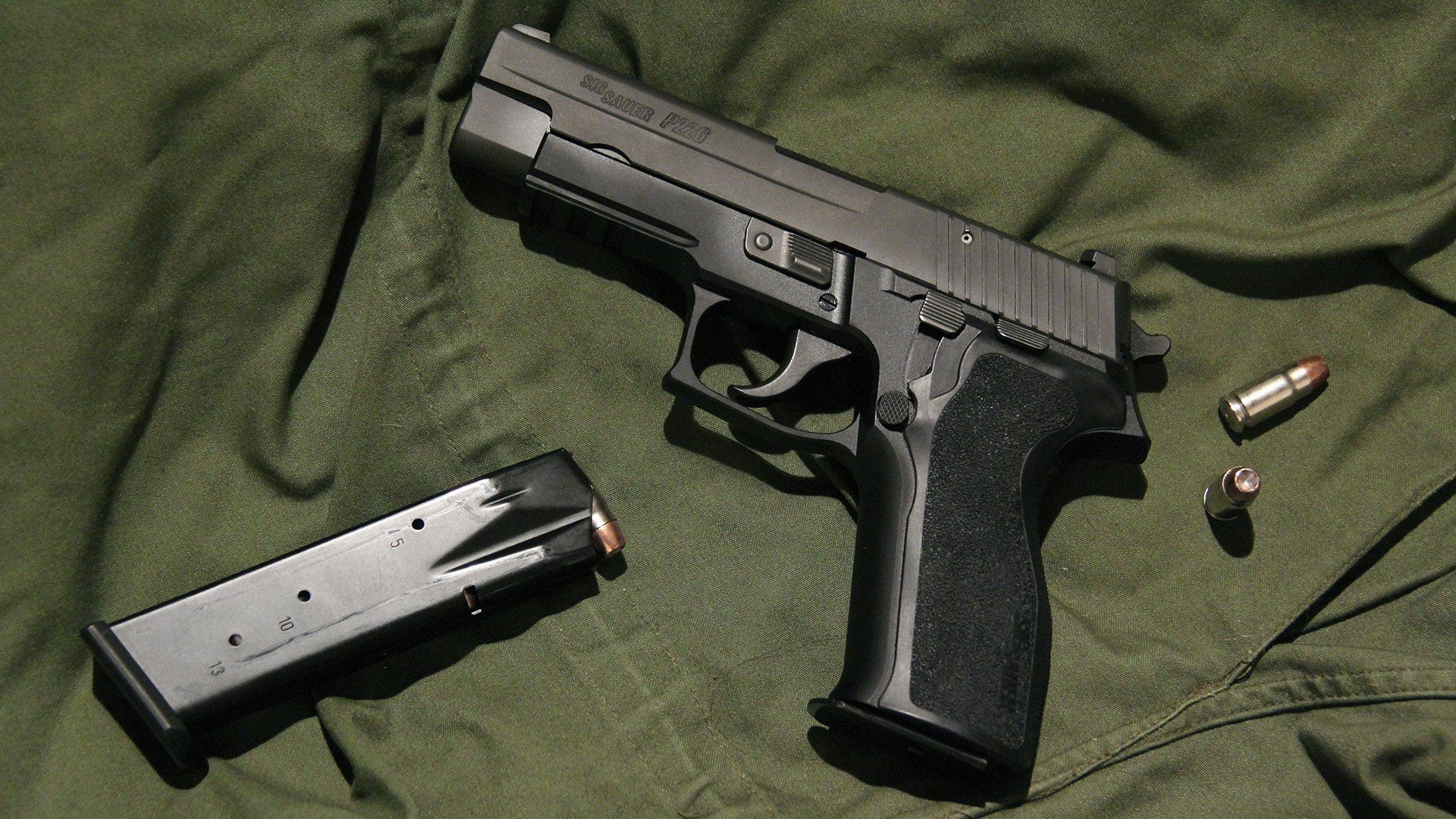 SIG Sauer P226, pistol, SIG Sauer, 1080P, gun, HD Wallpaper