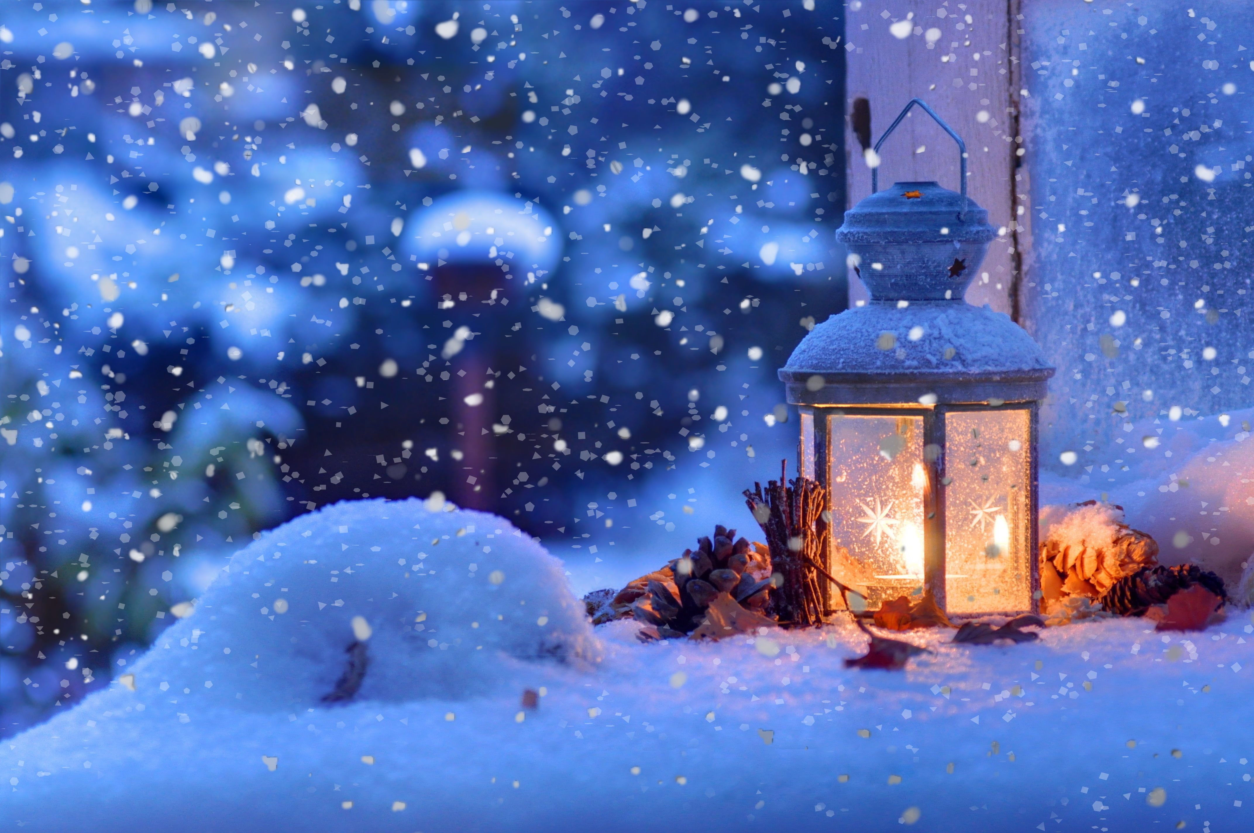 electric lamp, light - Natural Phenomenon, tree, burning, decoration, macro, candle, gray, white, steel, celebration, ornate, bright, frost, greeting, backgrounds, HD Wallpaper