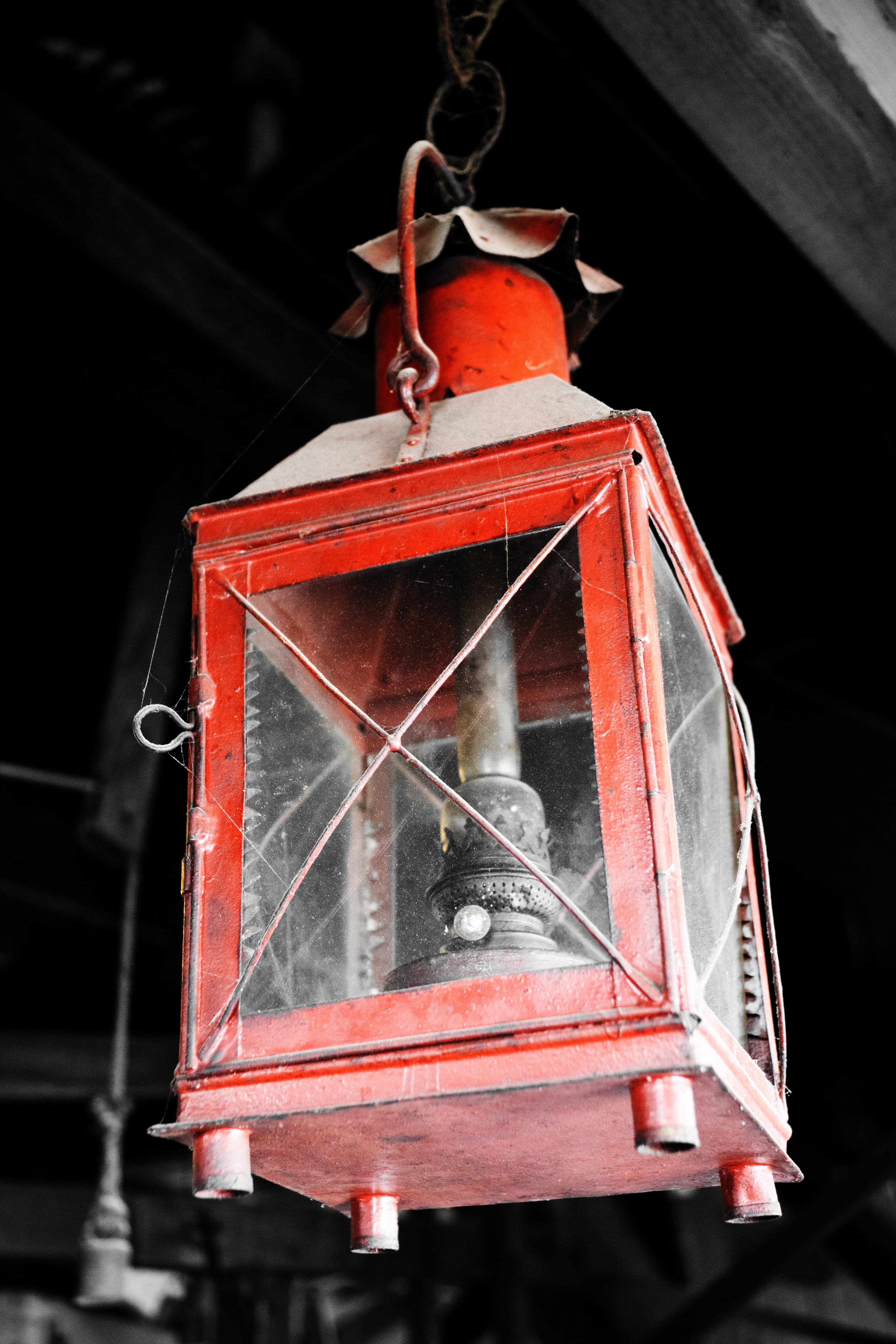 Antique, rust, hanging, obsolete, Glass, Kerosene, focus on foreground, protection, vintage, accidents and disasters, Ancient, lamp, retro, Dark, electric lamp, Phone HD Wallpaper