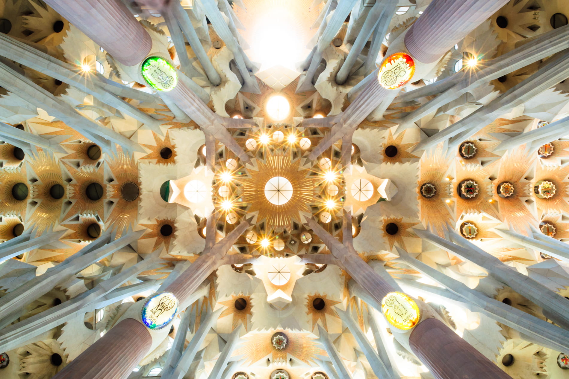 religion, directly below, art and craft, luxury, lighting equipment, chandelier, decoration, geometry, inspired, europe, illuminated, low angle view, place of worship, HD Wallpaper
