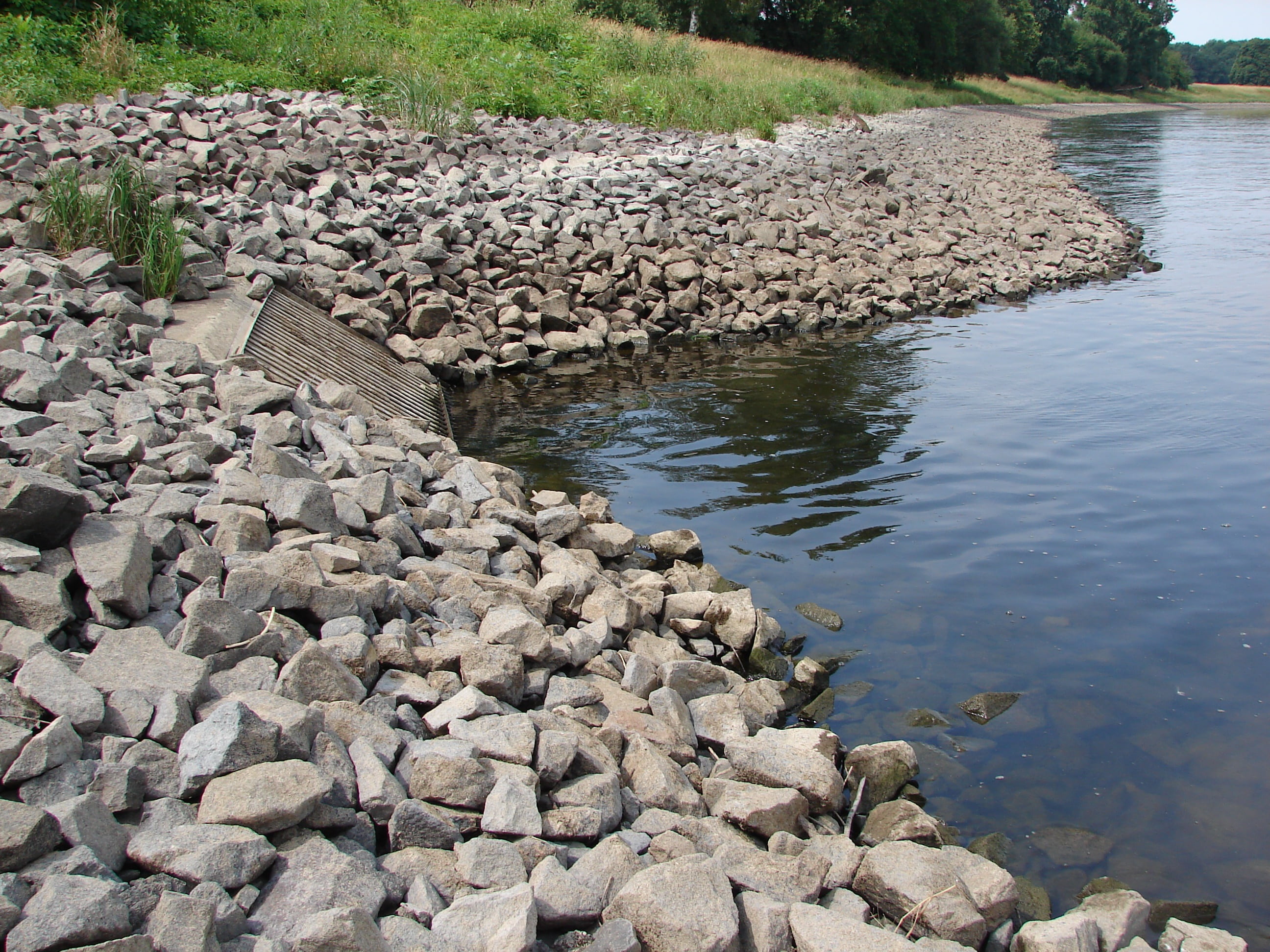 pebble, clarify, nature, water, beauty in nature, visible, day, grain house, circuit, tranquility, drain, outdoors, rippled, elbe, tranquil scene, sewage treatment plant, HD Wallpaper