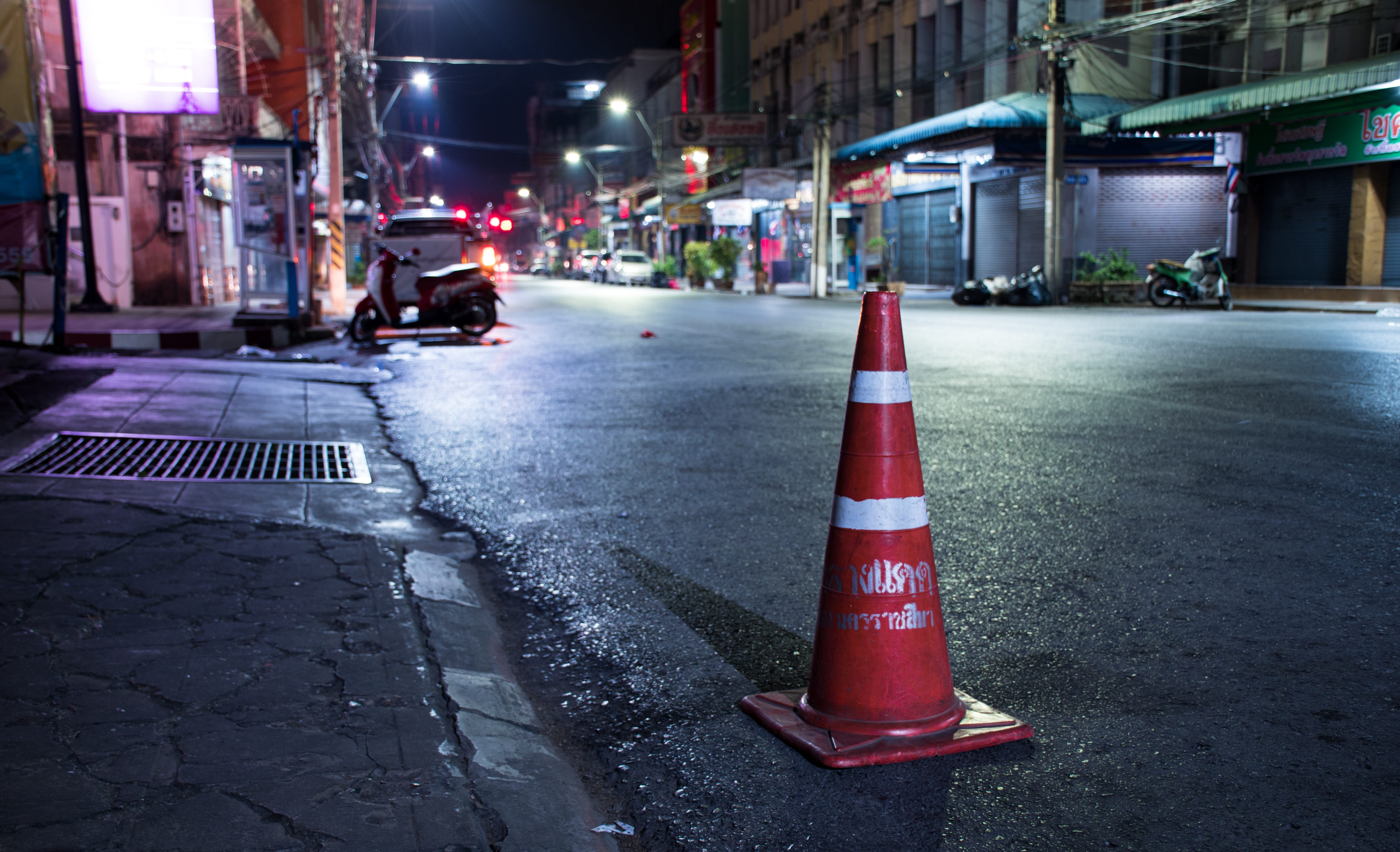 city, incidental people, protection, traffic cone, outdoors, road, communication, quiet, path, the light, loneliness, city street, sign, solitude, building exterior, HD Wallpaper