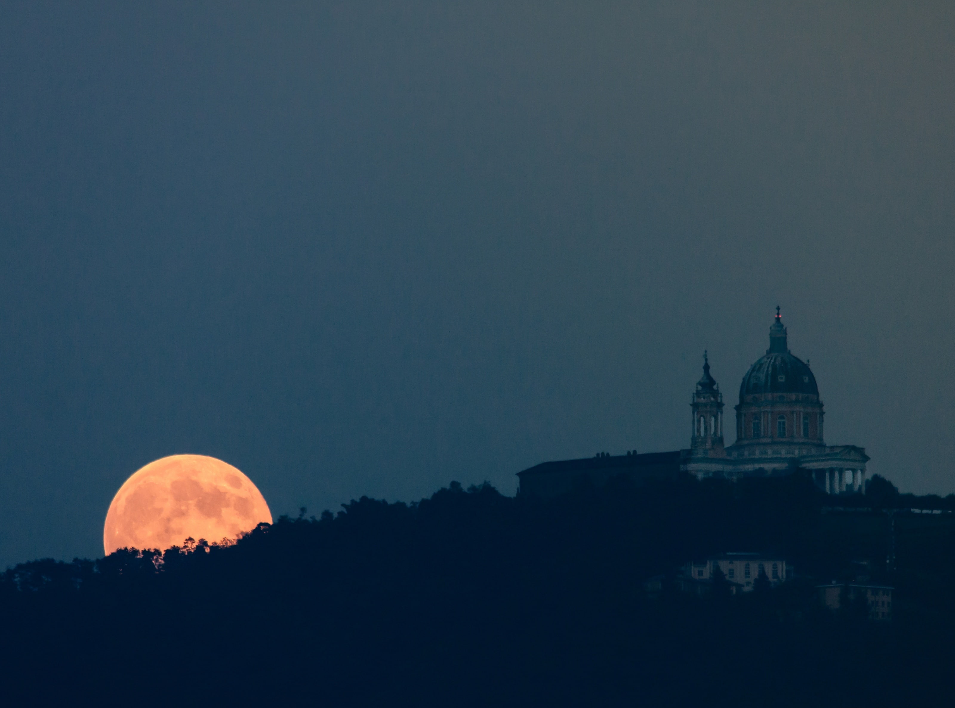 beauty in nature, Halloween, sky, scenics - nature, dome, Holidays, full, piedmont, 2K, gray, surrounded, Night, turin, Italy, mosque, Moon, HD Wallpaper