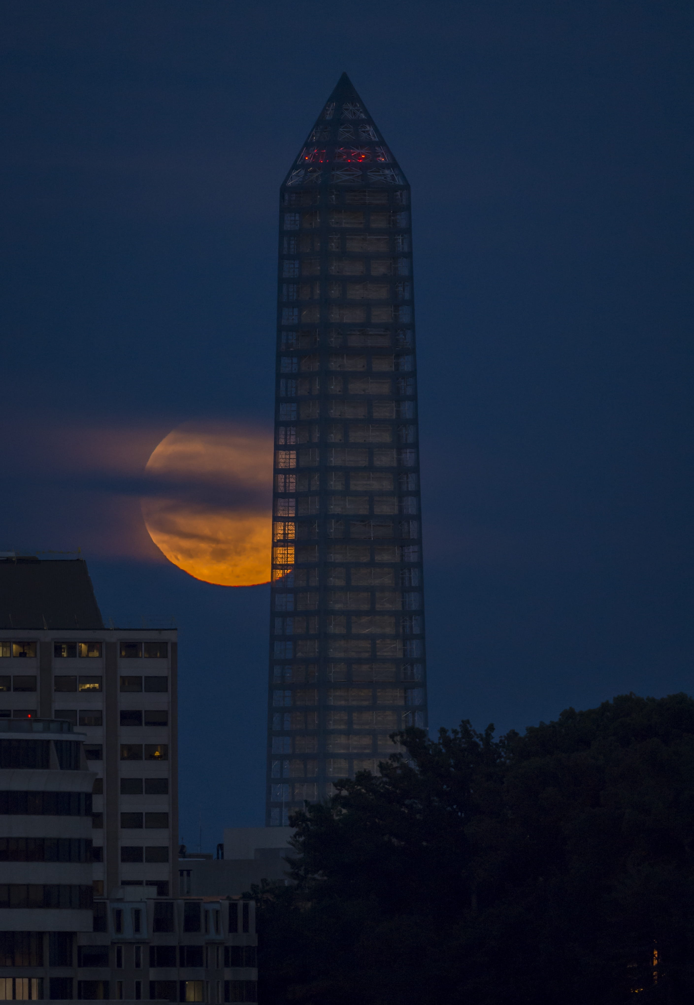 light, Perigee, city, Supermoon, 4K, building, tower, plant, outdoors, sky, sunset, Night, urban Scene, built Structure, tall - high, usa, america, office building exterior, Phone HD Wallpaper