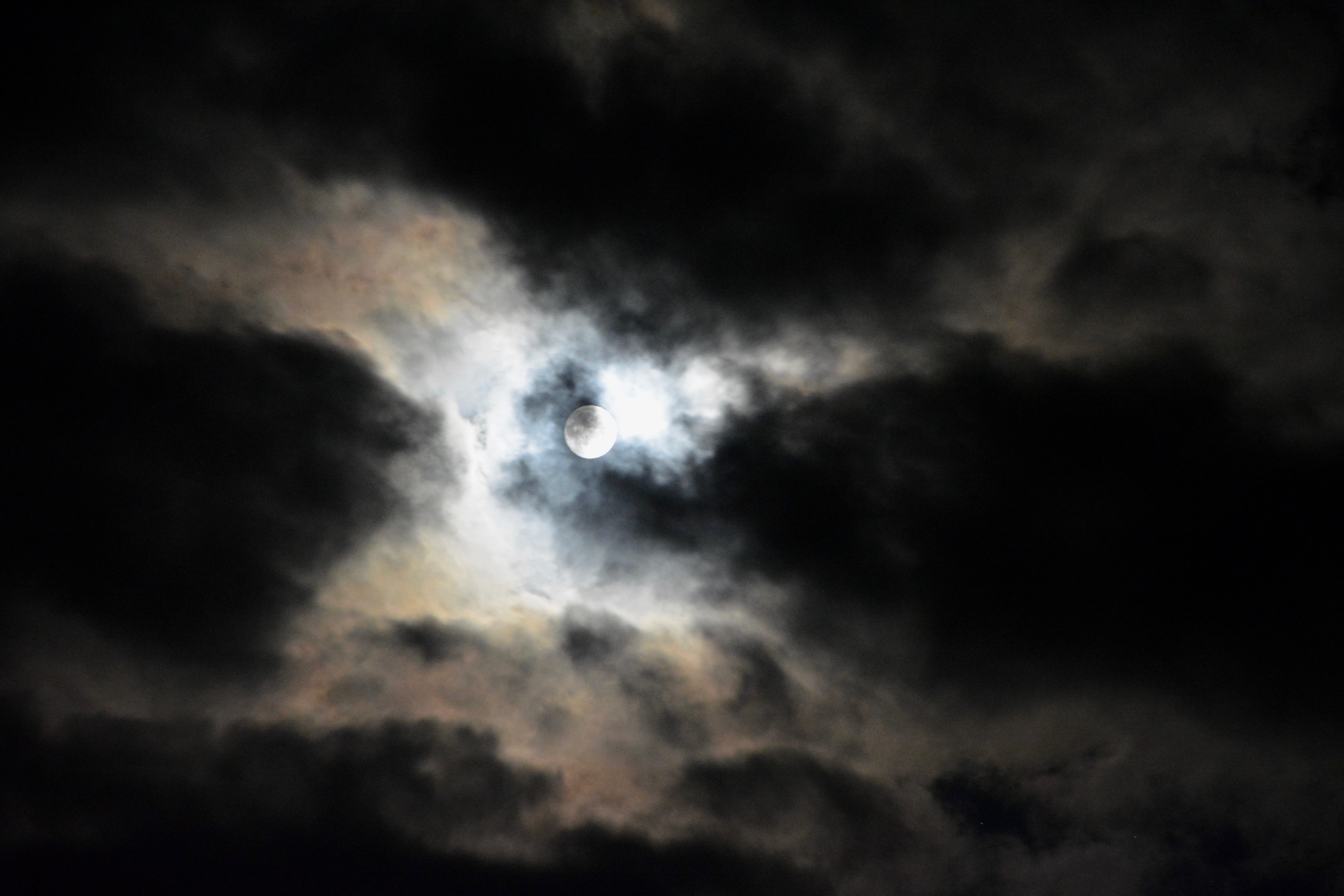 light - natural phenomenon, sky, cloudscape, moonlight, scenics - nature, 5K, full moon, moon, outdoors, no people, beauty in nature, backgrounds, dramatic sky, HD Wallpaper