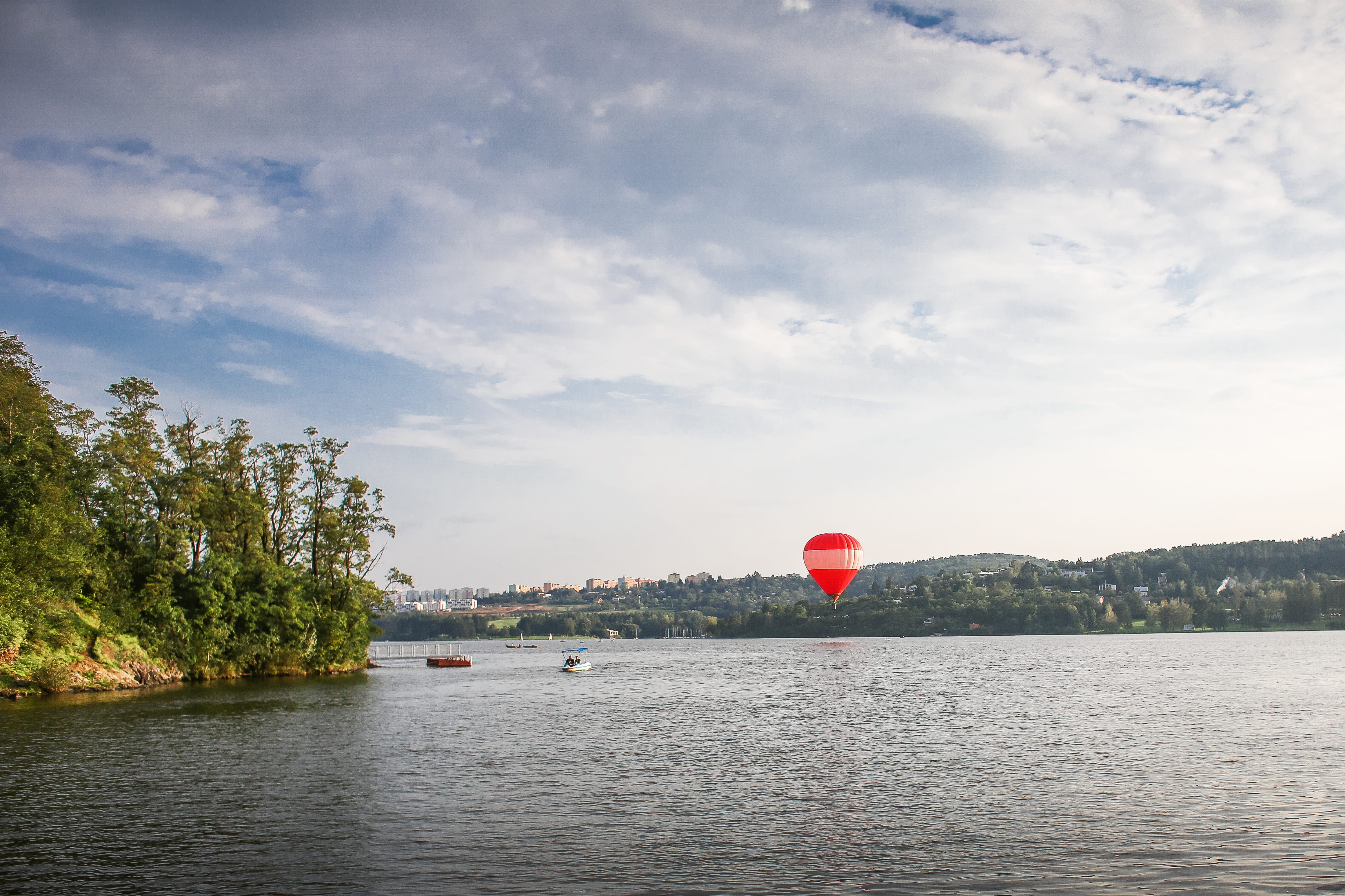 building exterior, air, hot, travel, Lake, tree, day, travel destinations, brno, water, river, plant, flying, transportation, outdoors, nature, 4K, sky, HD Wallpaper