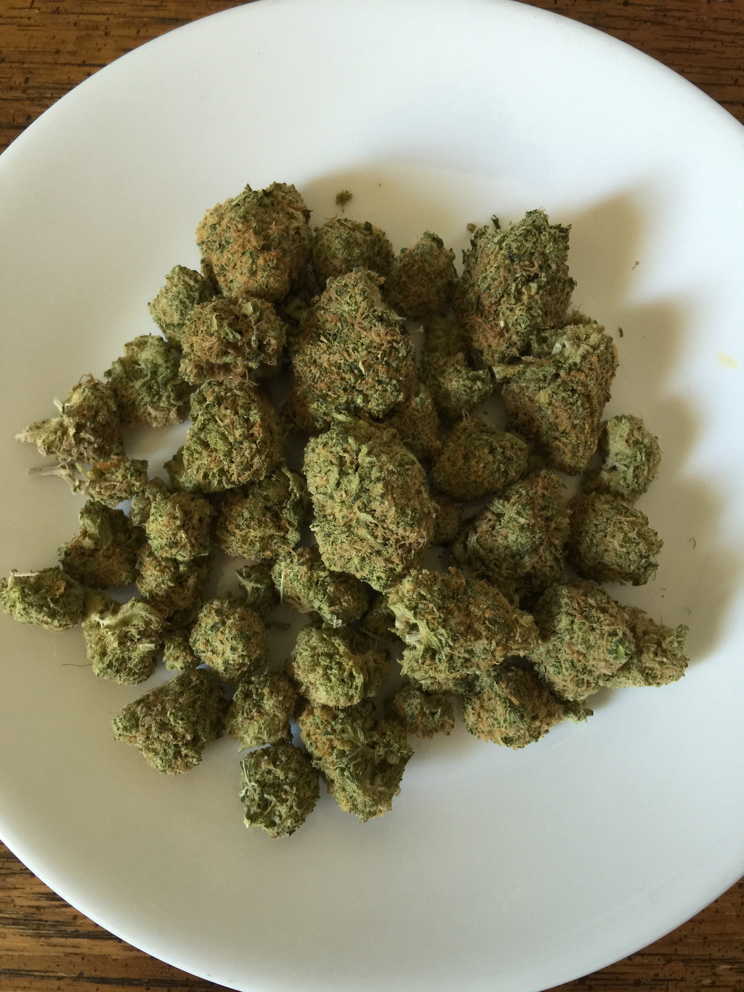 green, ganja, no people, indoors, crockery, hemp, wellbeing, table, vegetable, food and drink, still life, close-up, grass, pot, hashish, snack, smoke, Phone HD Wallpaper