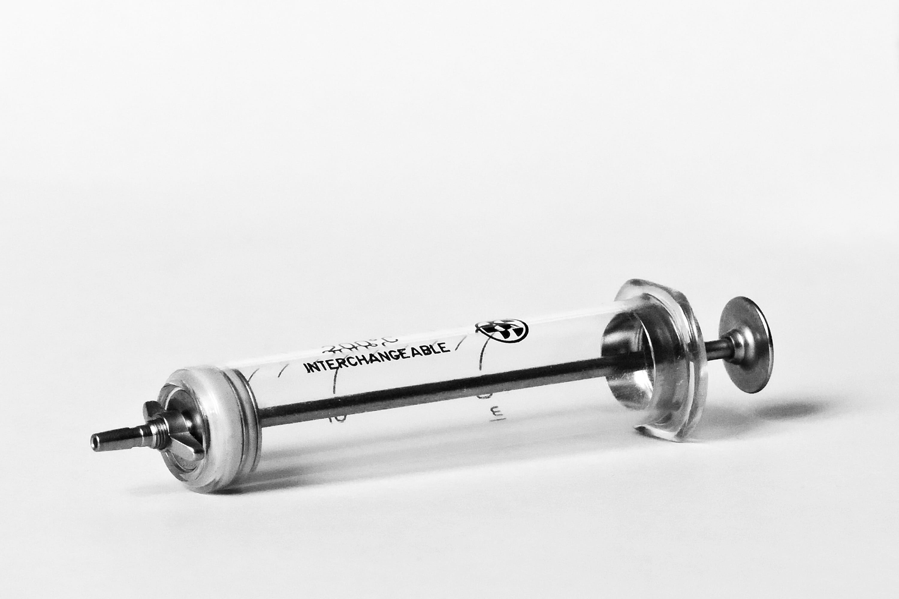 studio shot, single object, vaccine, dumbbell, disease, brass, still life, syringe, no people, medicine, weight, close-up, musical instrument, hospital, HD Wallpaper