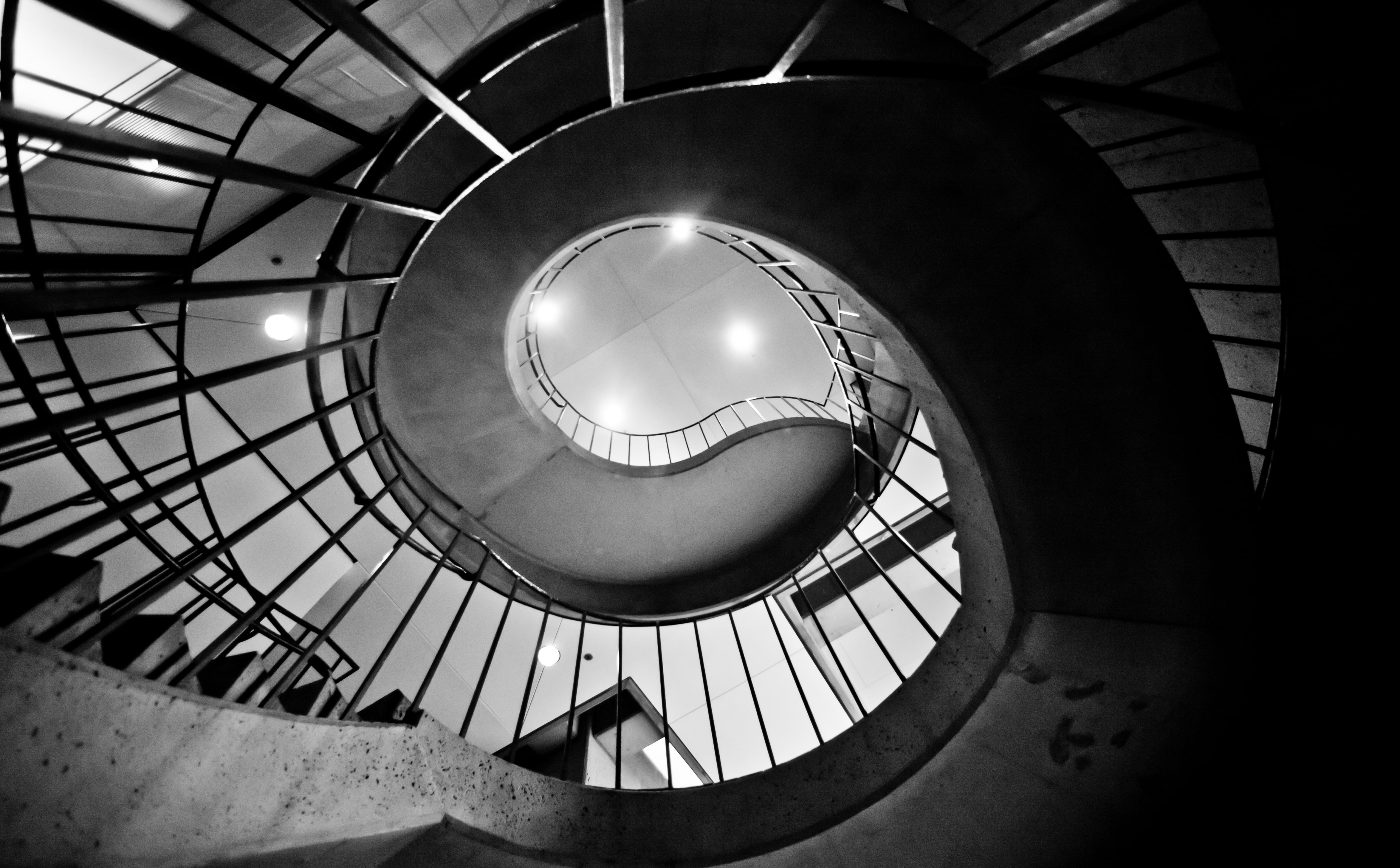 steps and staircases, spiral staircase, staircase, Architecture, illuminated, Embarcadero Center, railing, smother, directly below, California, spiral, HD Wallpaper
