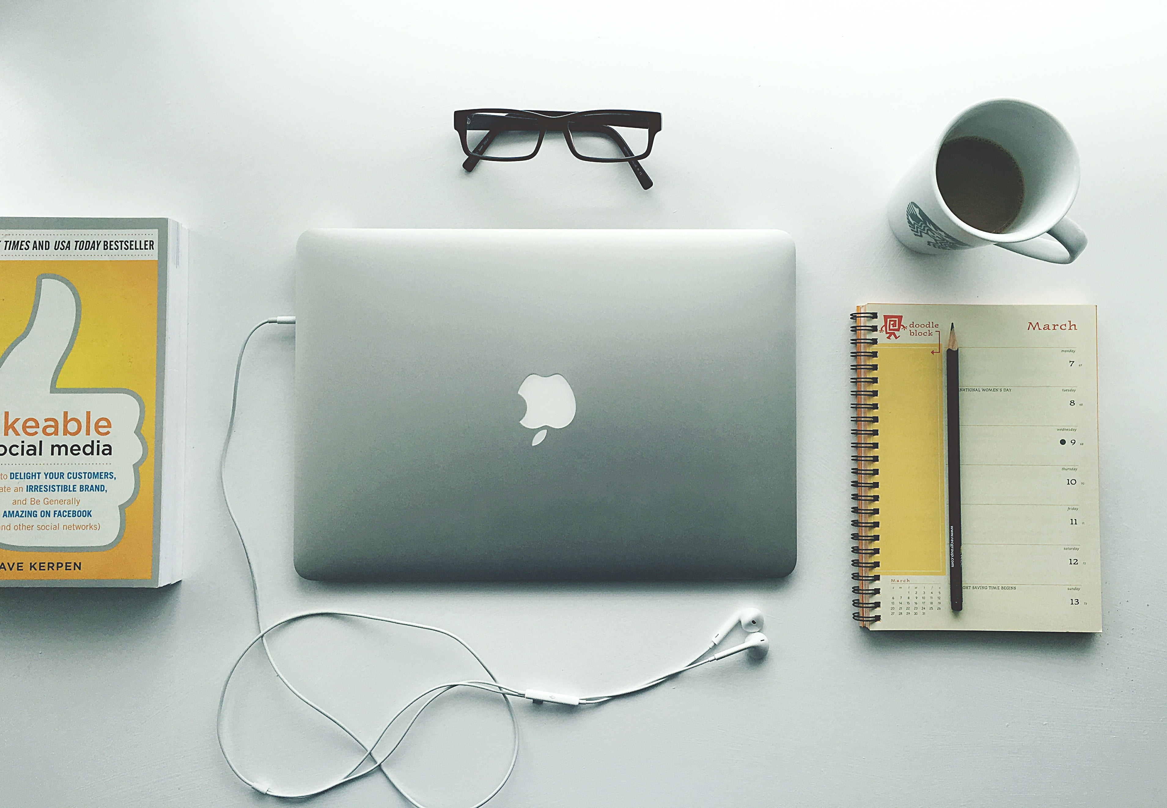 technology, computer equipment, creativity, coffee - Drink, cup, headphones, indoors, concepts, apple, finance, wood - Material, 2K, digital Tablet, copy Space, HD Wallpaper