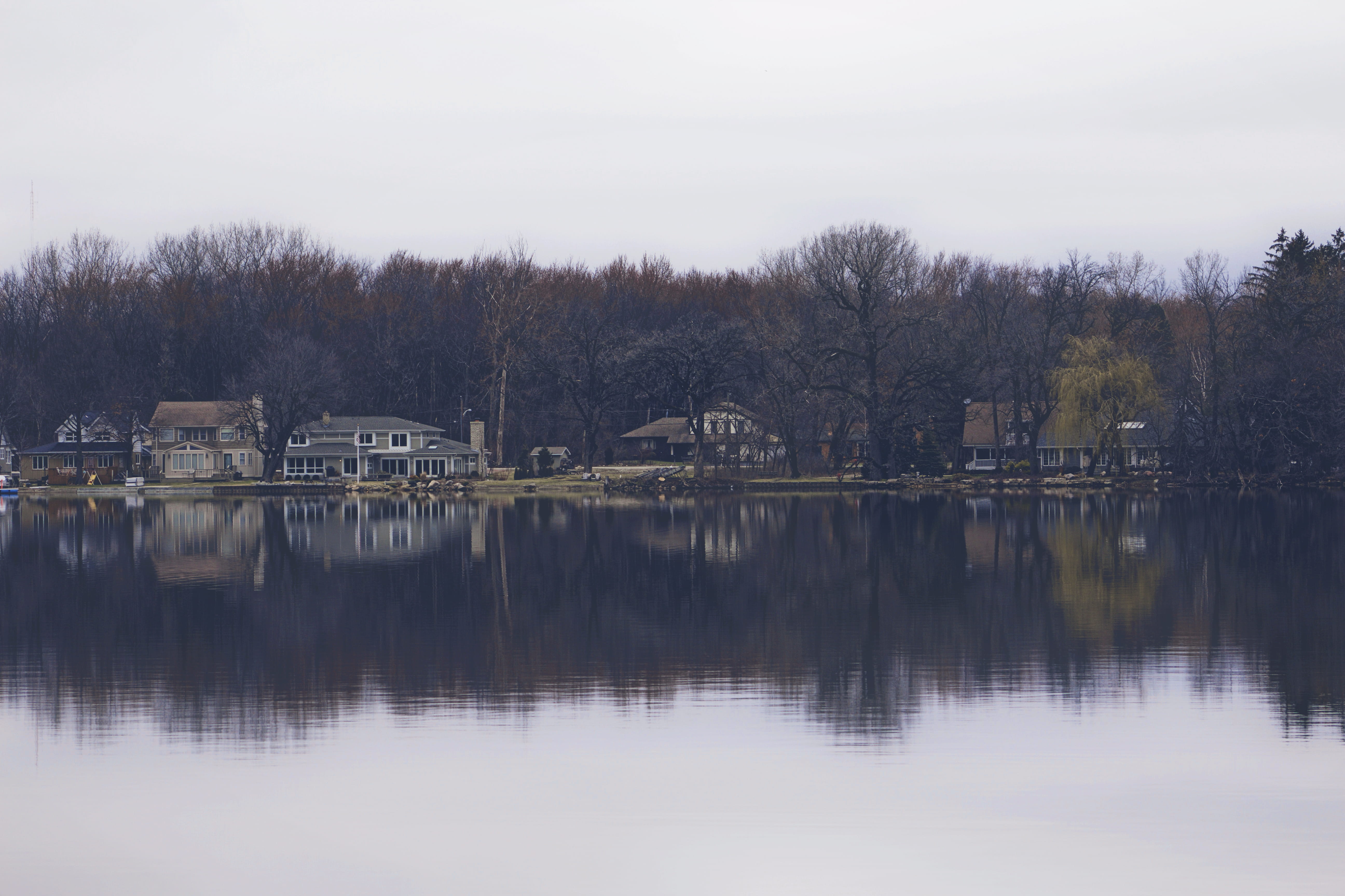 waterfront, non-urban scene, architecture, clear sky, beauty in nature, 5K, forrest, day, scenics - nature, nature, cottages, lake, built structure, trees, HD Wallpaper