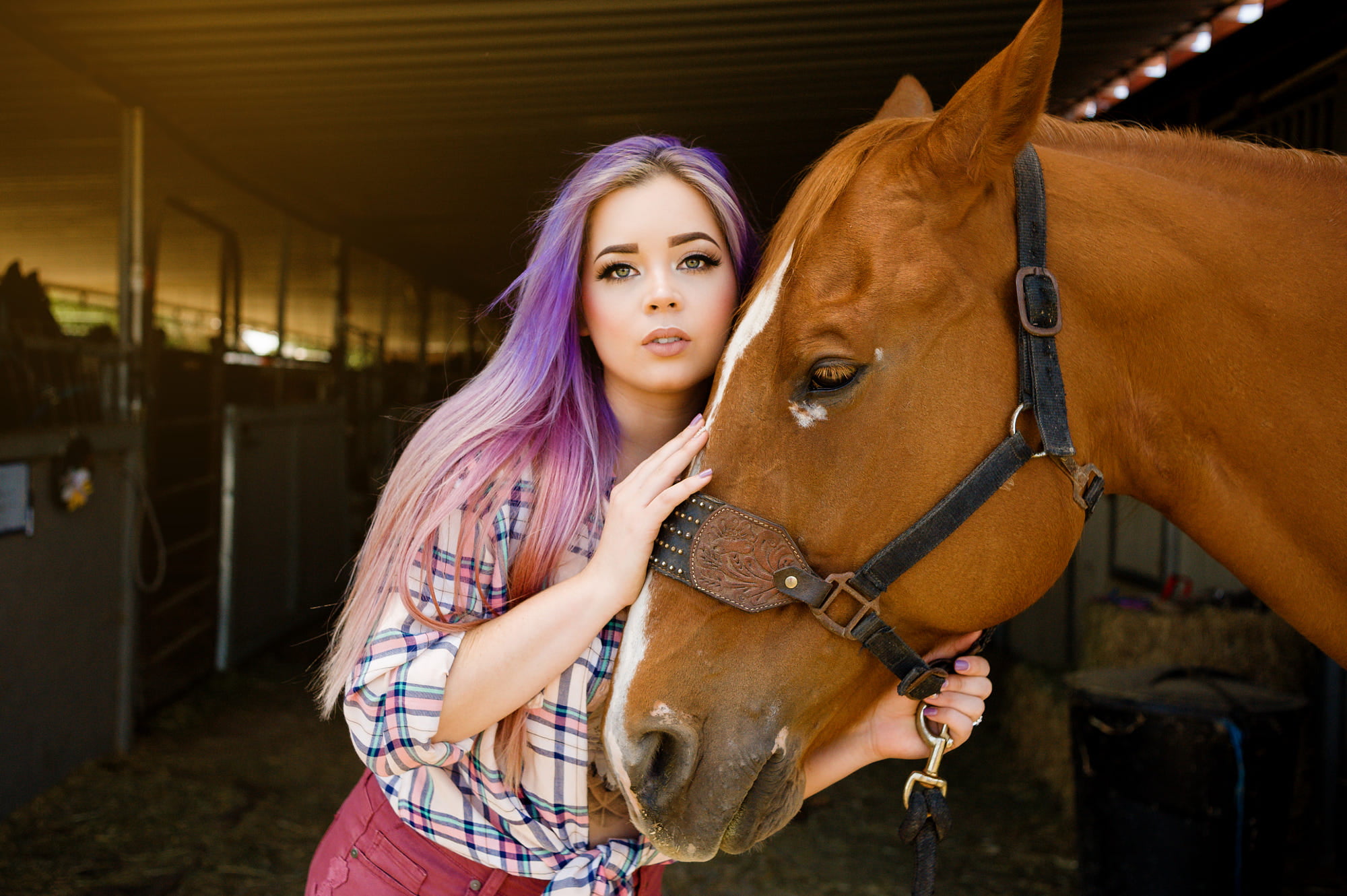 animal wildlife, shirt, domestic animals, dyed hair, face, pets, 1080P, livestock, leisure activity, horse, mammal, long hair, blonde, hair, green eyes, HD Wallpaper