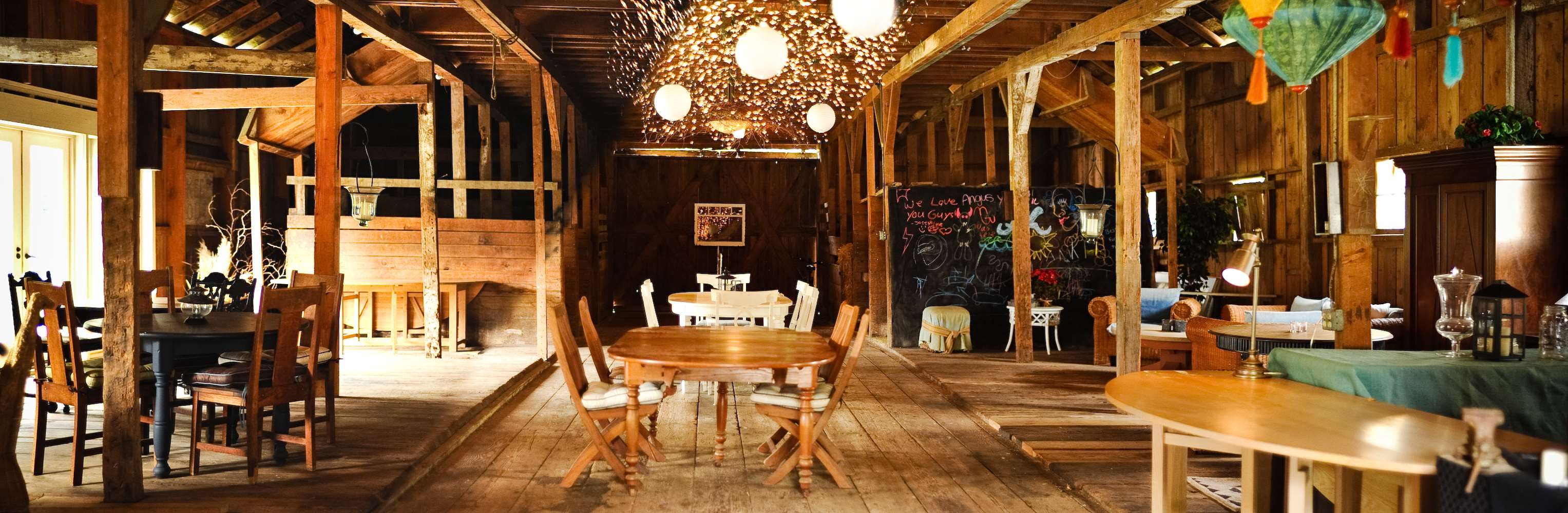 furniture, food and drink, cafe, luxury, chair, lighting equipment, 1890 livery stable, wood - material, 2K, architecture, illuminated, food and drink industry, HD Wallpaper