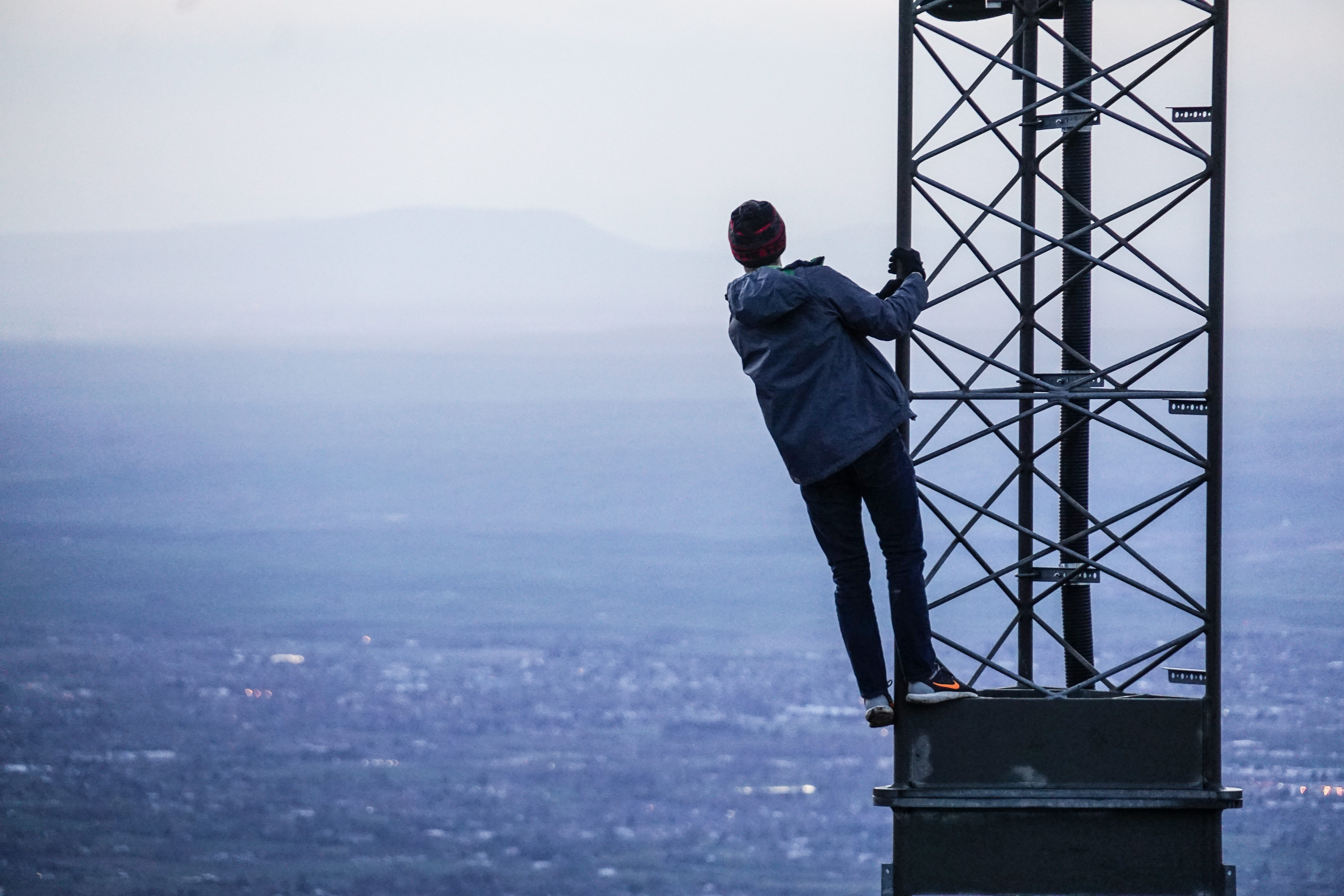 daytime, people, nature, business, males, black, full length, stands, Tower, one Person, jacket, men, climbing tower, observation point, climbing, cityscape, HD Wallpaper