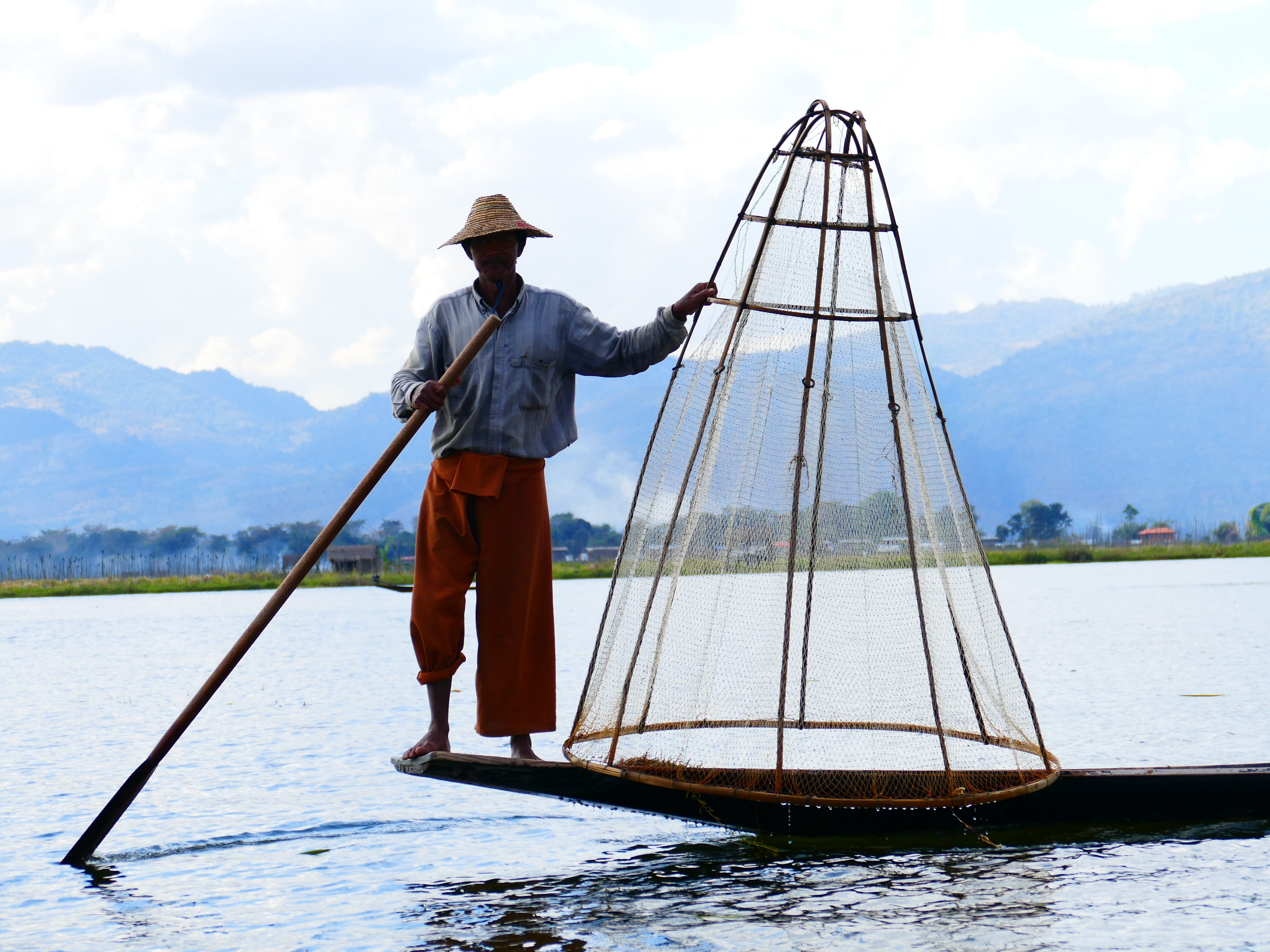 myanmar, bamboo basket, sky, river, hat, outdoors, lake, asia, rural Scene, casual clothing, transportation, fish, rowing, occupation, Rowers, men, full length, HD Wallpaper