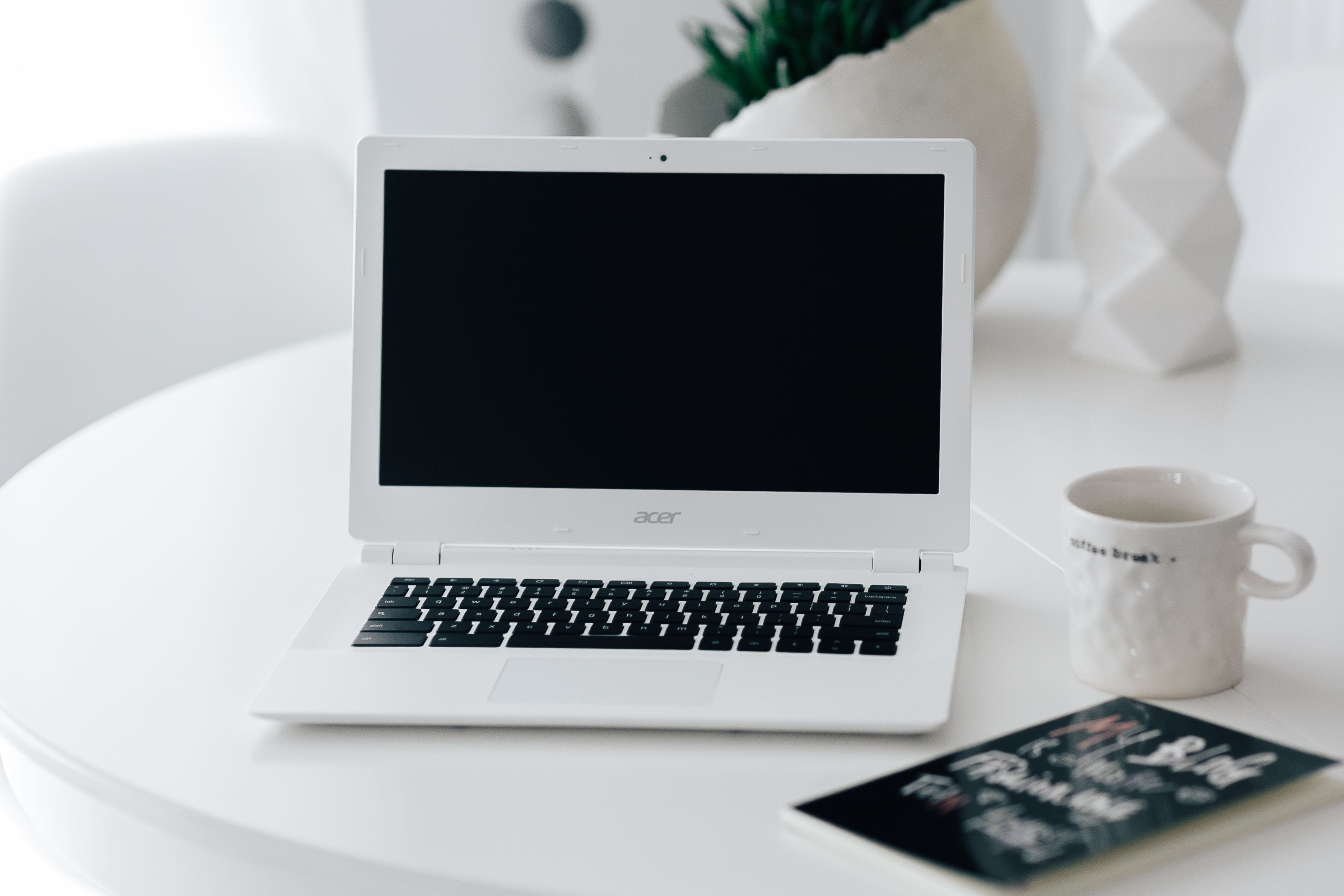 workspace, coffee - drink, blank, 2K, minimalism, computer, no people, computer equipment, technology, work, minimal, scandinavian, desk, room, office, HD Wallpaper