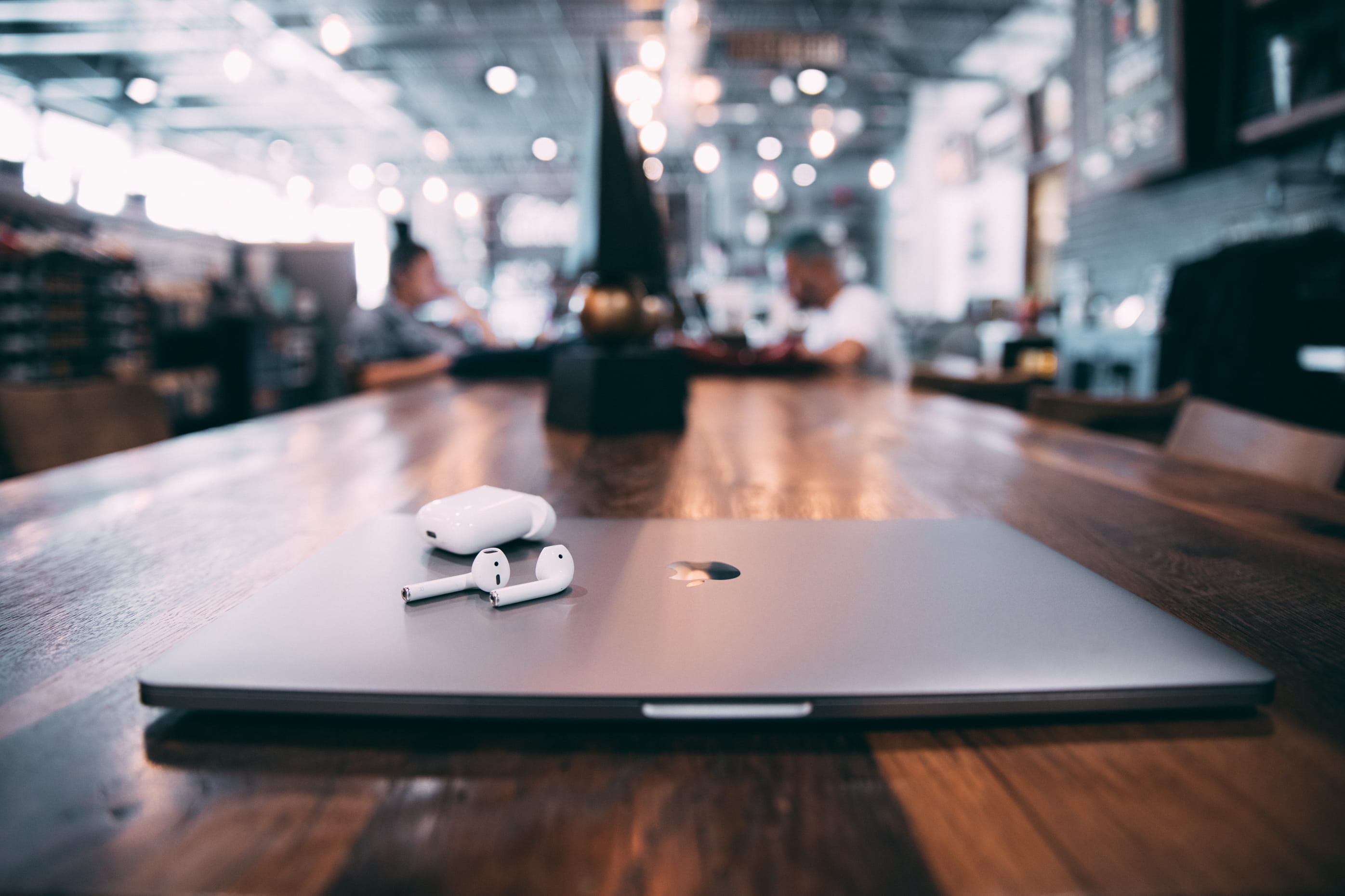 still life, close-up, macbook, coffee shop, wireless technology, office, communication, airpods, incidental people, cafe, business, table, focus on foreground, HD Wallpaper