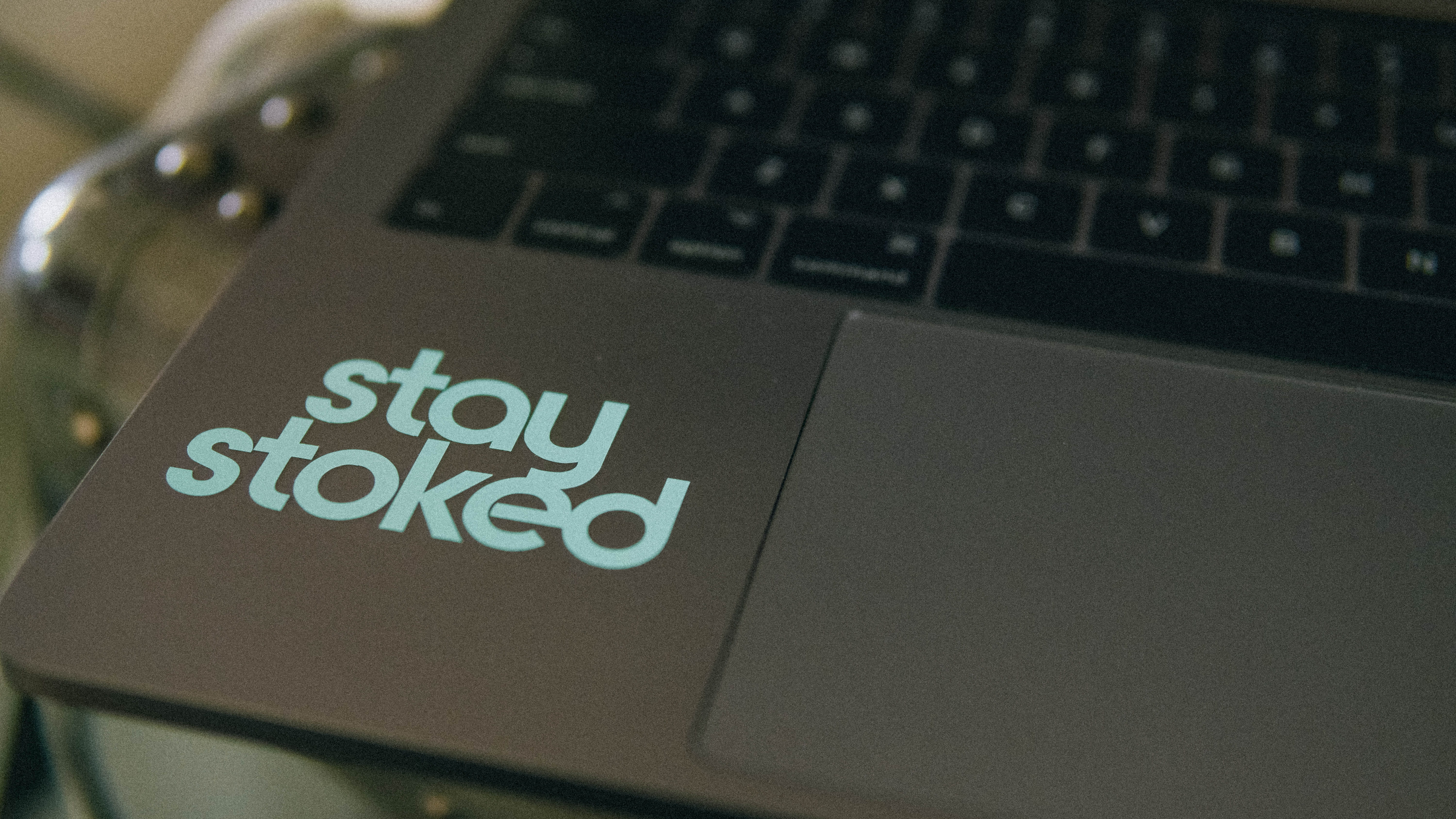western script, computer keyboard, wireless technology, united states, laptop, apple, 5K, touchbar, communication, close-up, table, surfing the net, macbook, HD Wallpaper