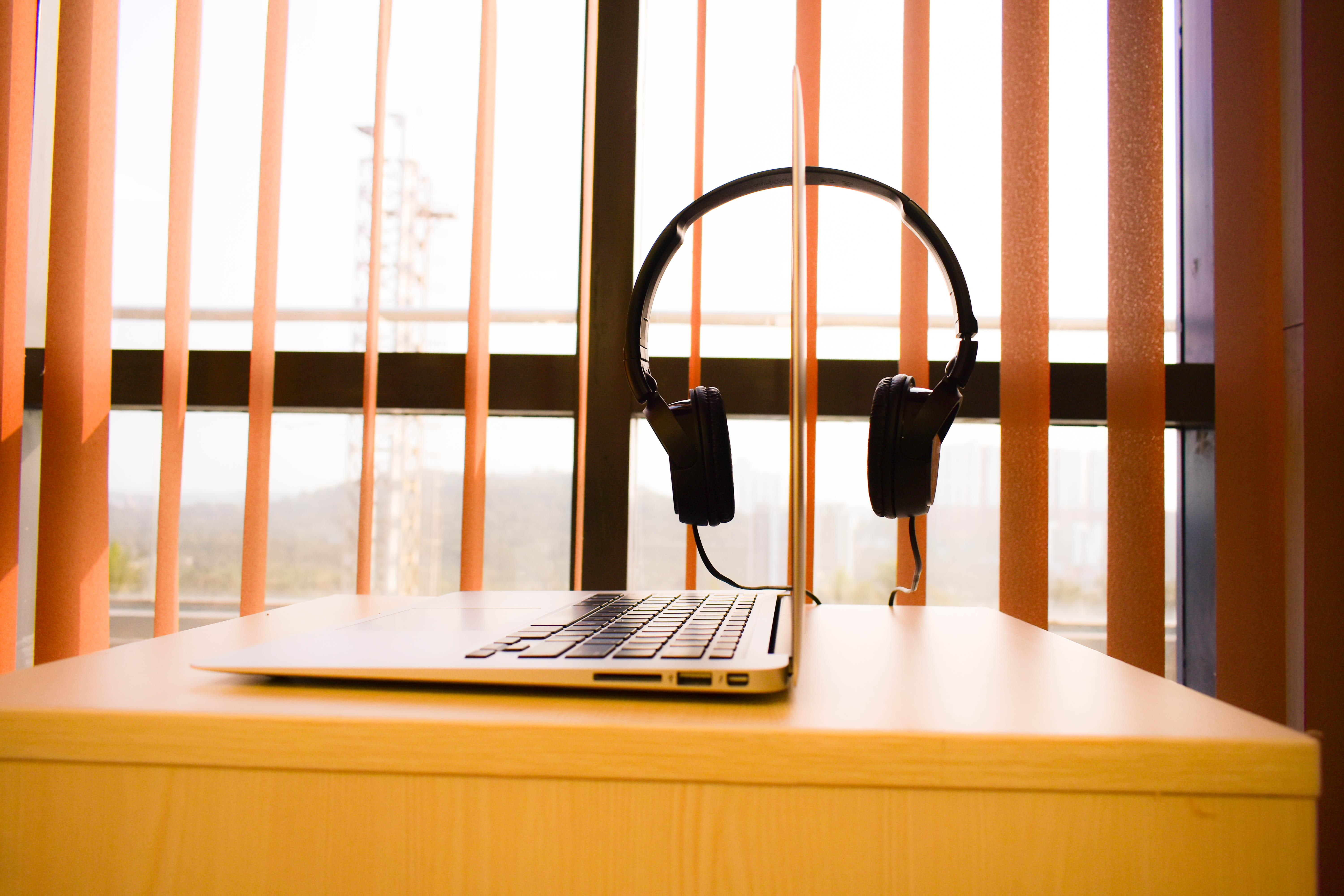 communication, reflection, seat, table, canon, focus on foreground, macbookpro, 2019, laptop, technology, wireless technology, clean, photography, headphone, HD Wallpaper