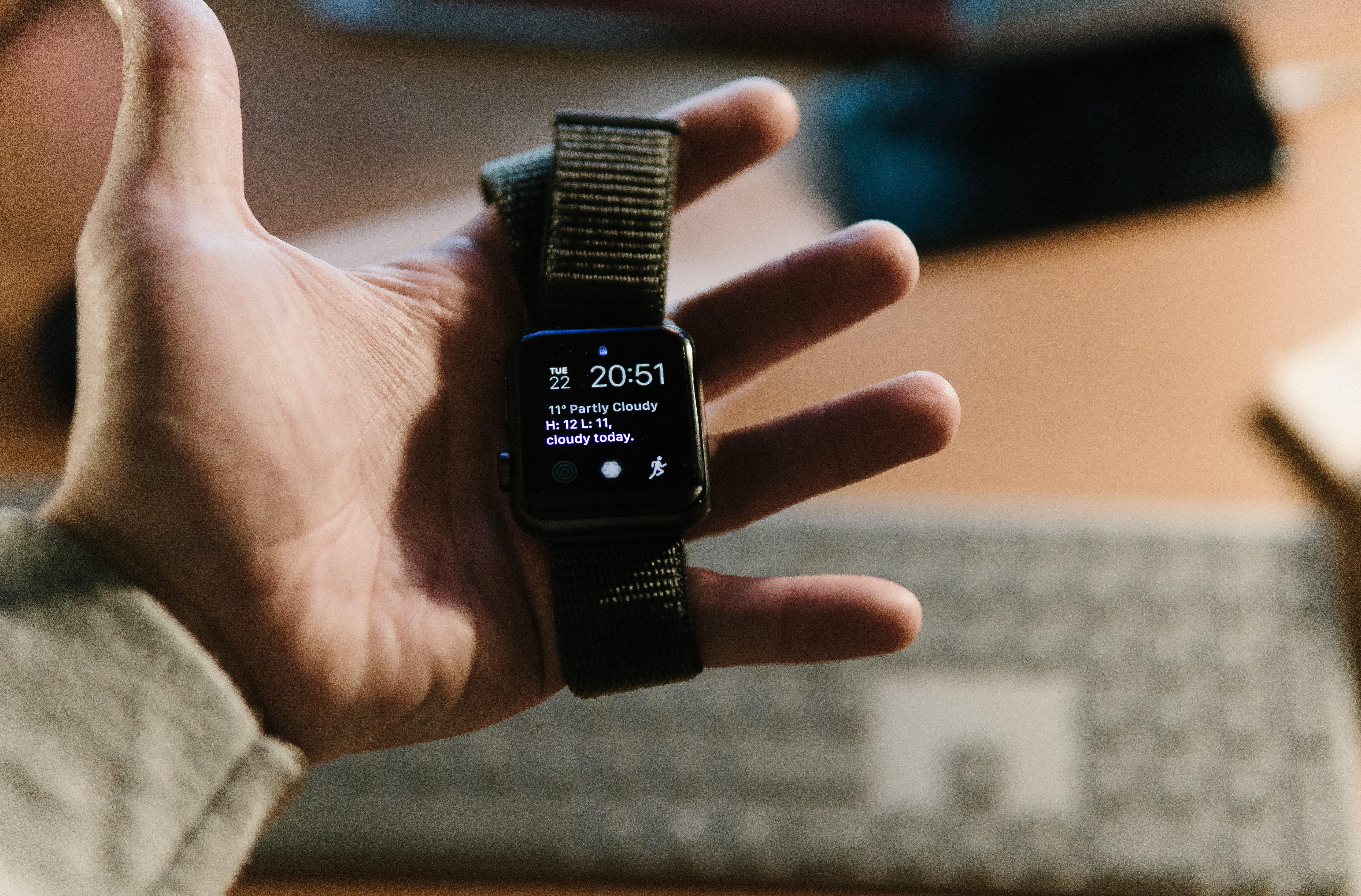 wrist, leisure activity, sports, people, focus on foreground, time, apple watch, case, arts culture and entertainment, person, cell phone, human hand, space, HD Wallpaper