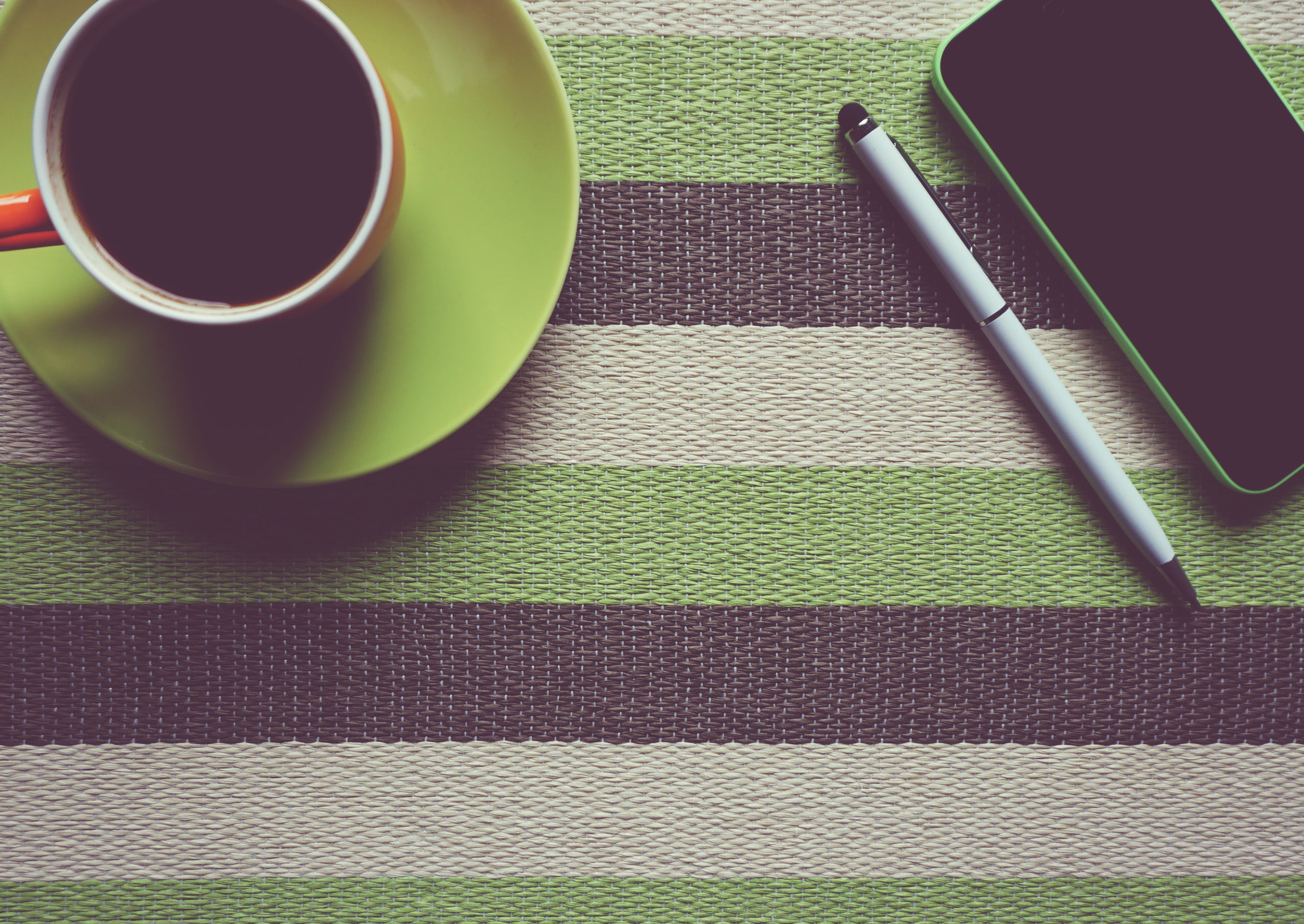 tea - hot drink, black tea, drink, indoors, tea cup, place mat, crockery, technology, striped, green, hot drink, non-alcoholic beverage, food and drink, HD Wallpaper