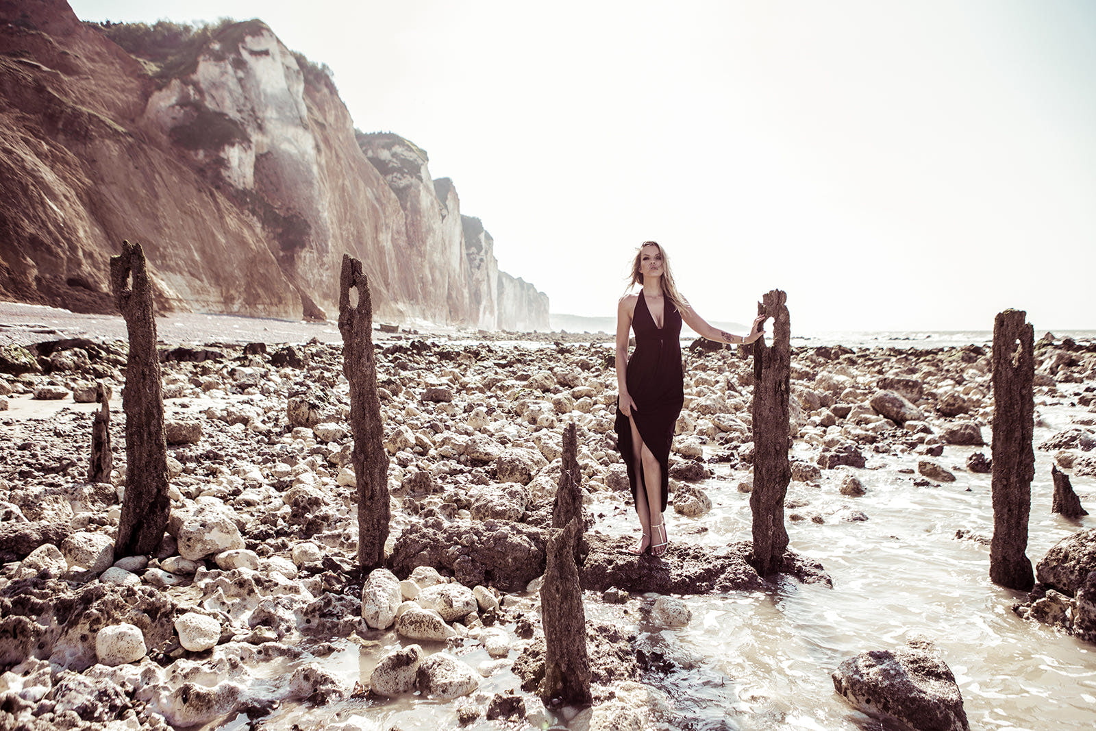 mountains, model, lifestyles, day, rock - object, solid, scenics - nature, pulling dress, young women, beauty in nature, blonde, Charlize Hendrix, photography, HD Wallpaper